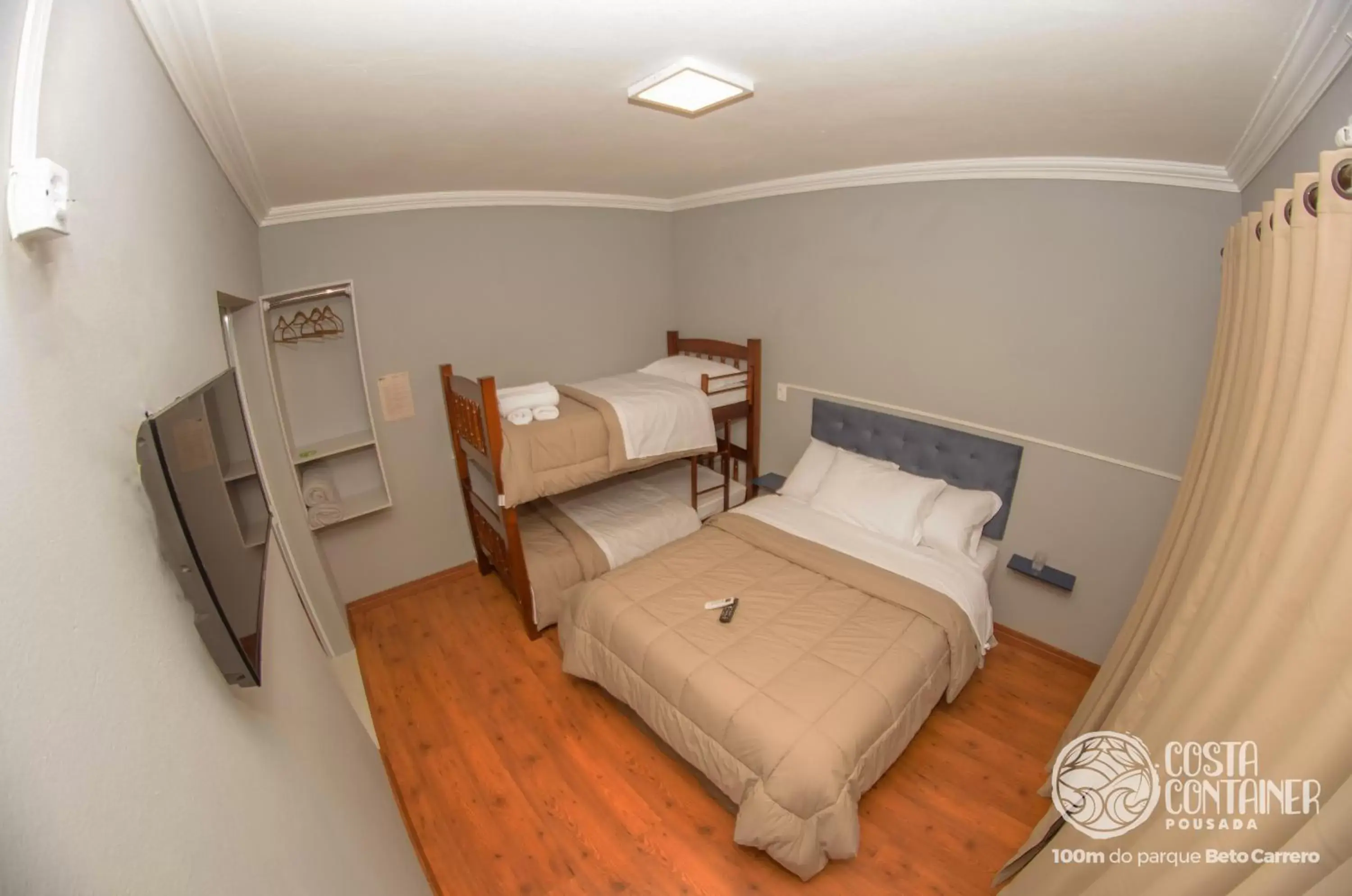 Quadruple Room - Disability Access in Pousada Costa Container Quadruple Room - Disability Access in Pousada Costa Container