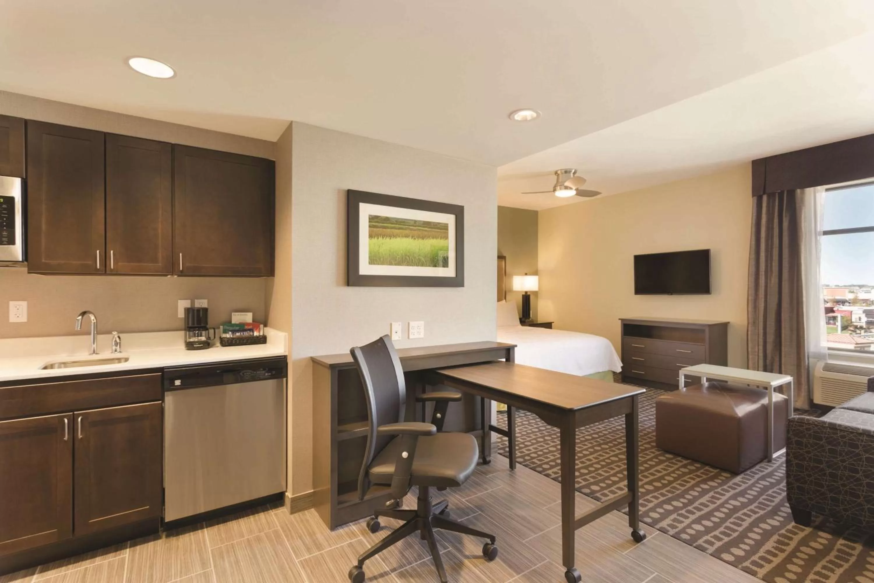 Living room in Homewood Suites by Hilton West Des Moines/SW Mall Area