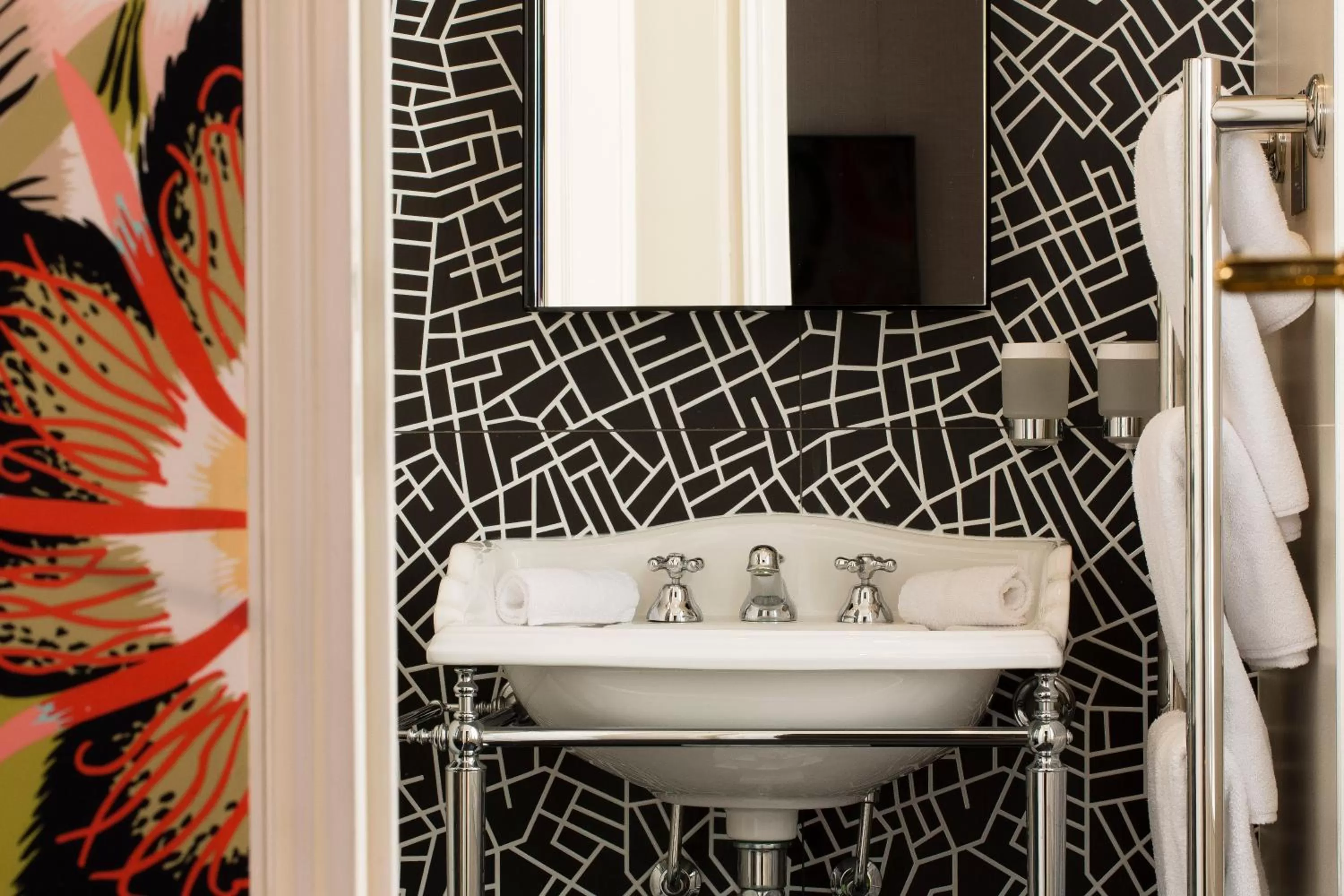 Bathroom in Hôtel Les Dames du Panthéon