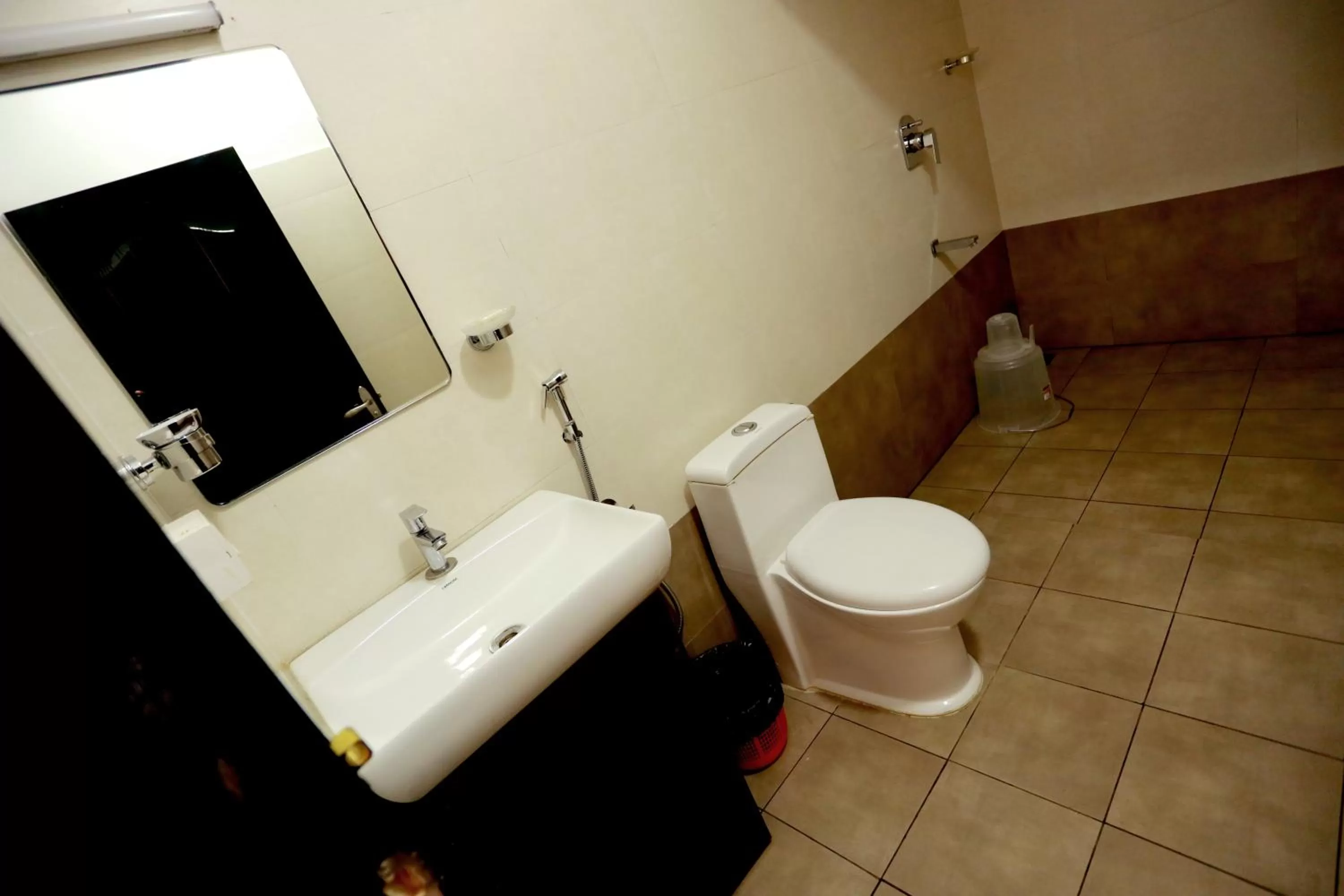 Shower in Edens Munnar