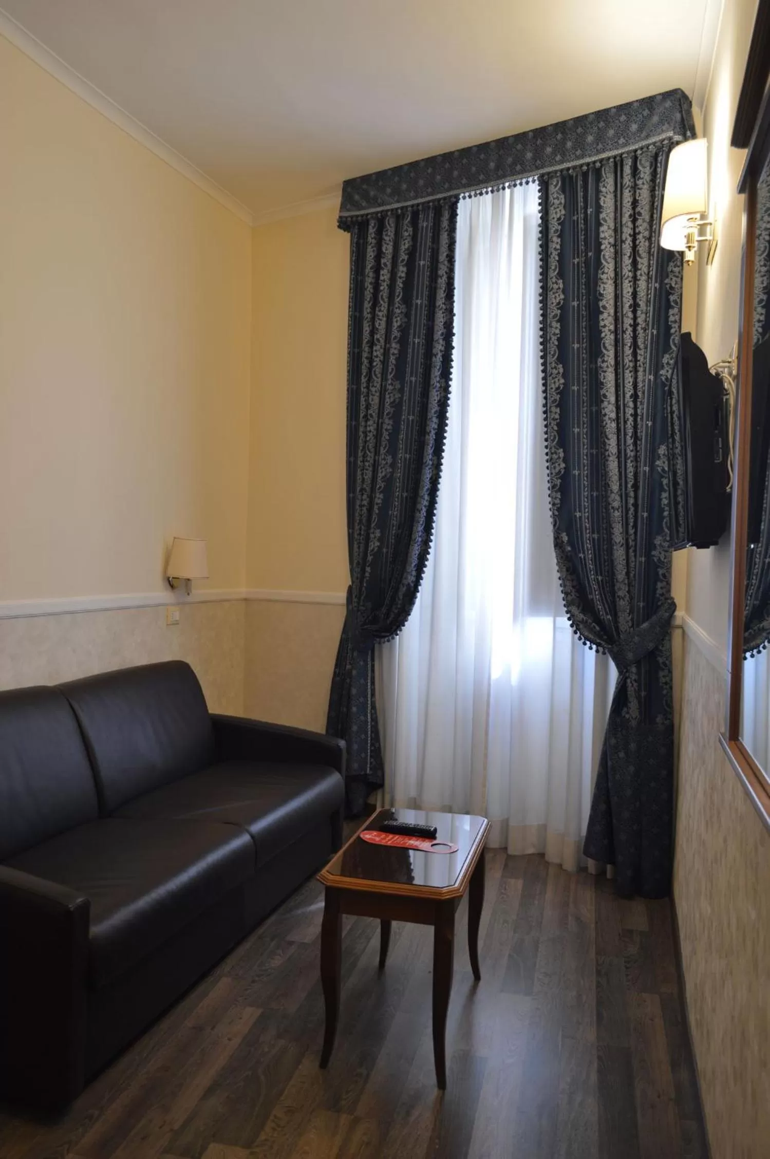 Area and facilities in Pantheon Inn