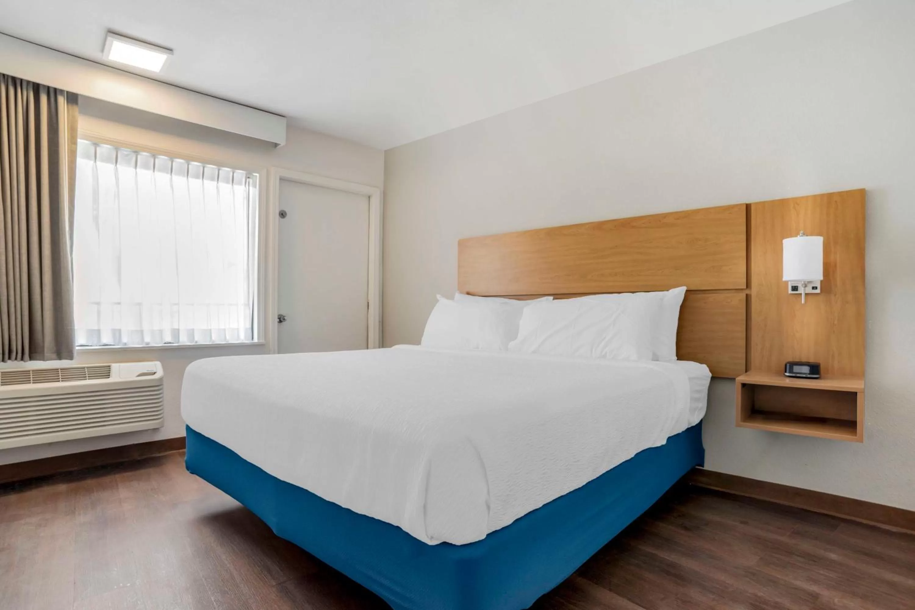 Photo of the whole room, Bed in Chateau Beachfront Hotel, a By the Sea Resort