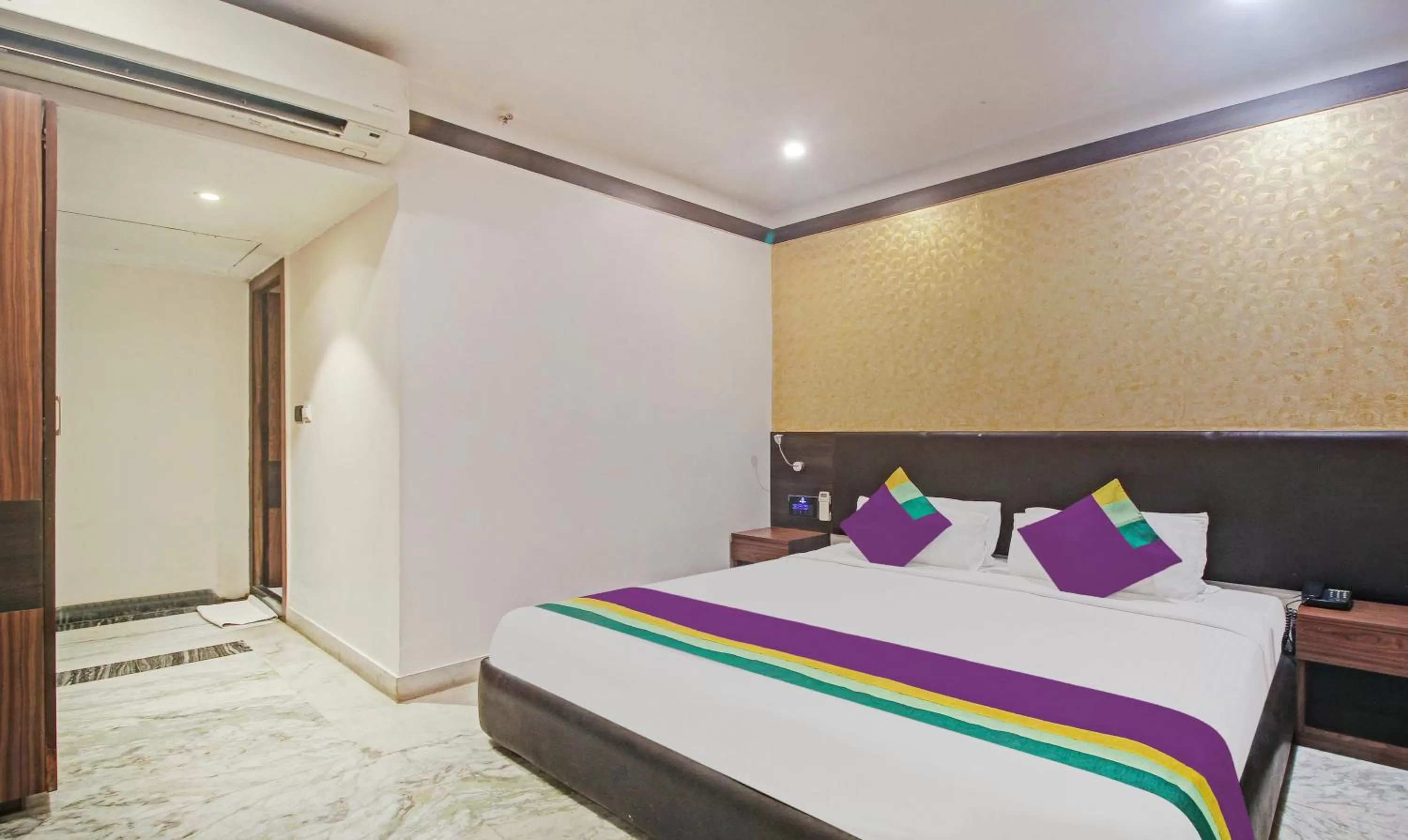 Bedroom, Bed in Treebo Tryst Dee Empresa