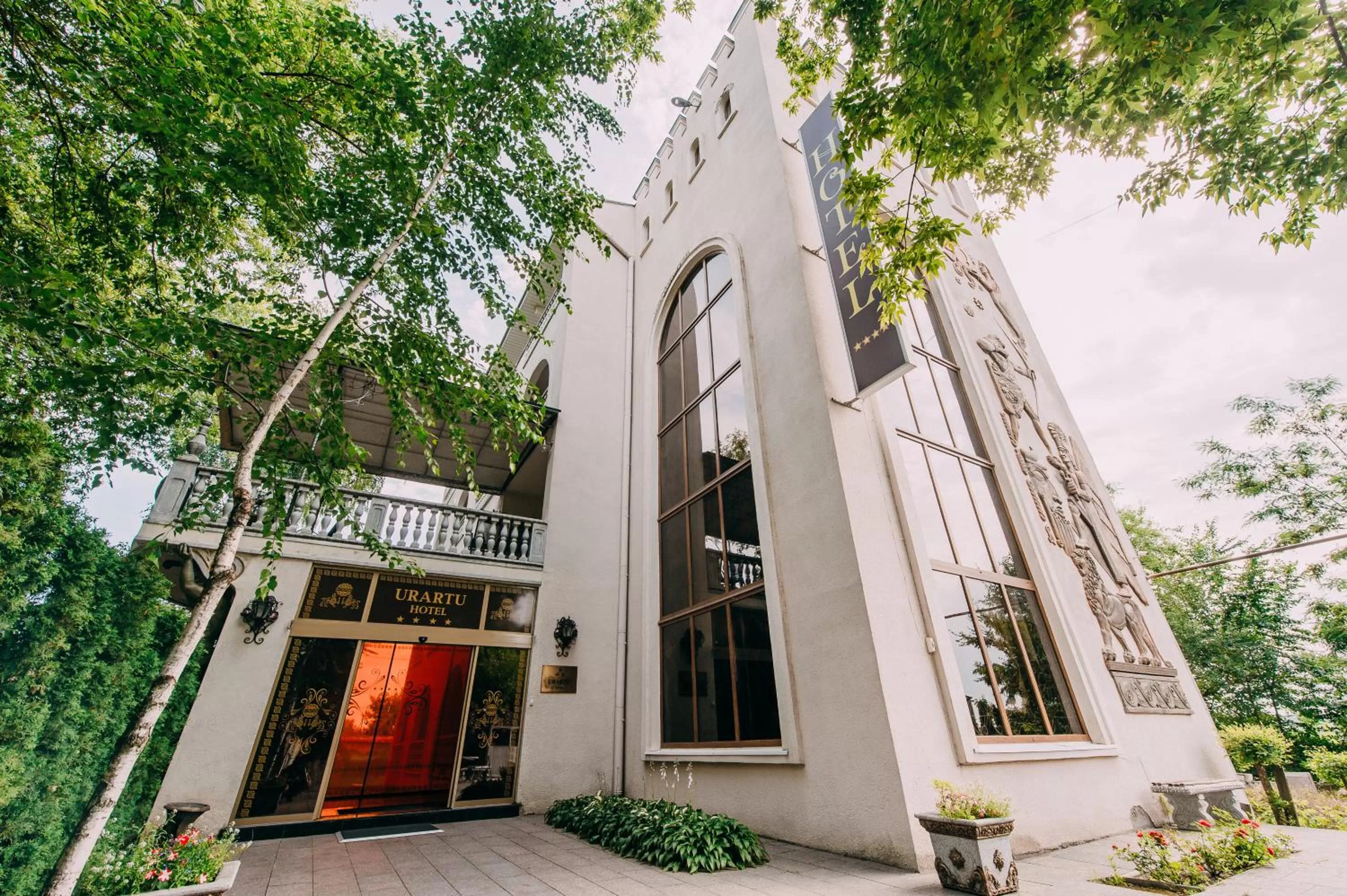 Urartu Hotel