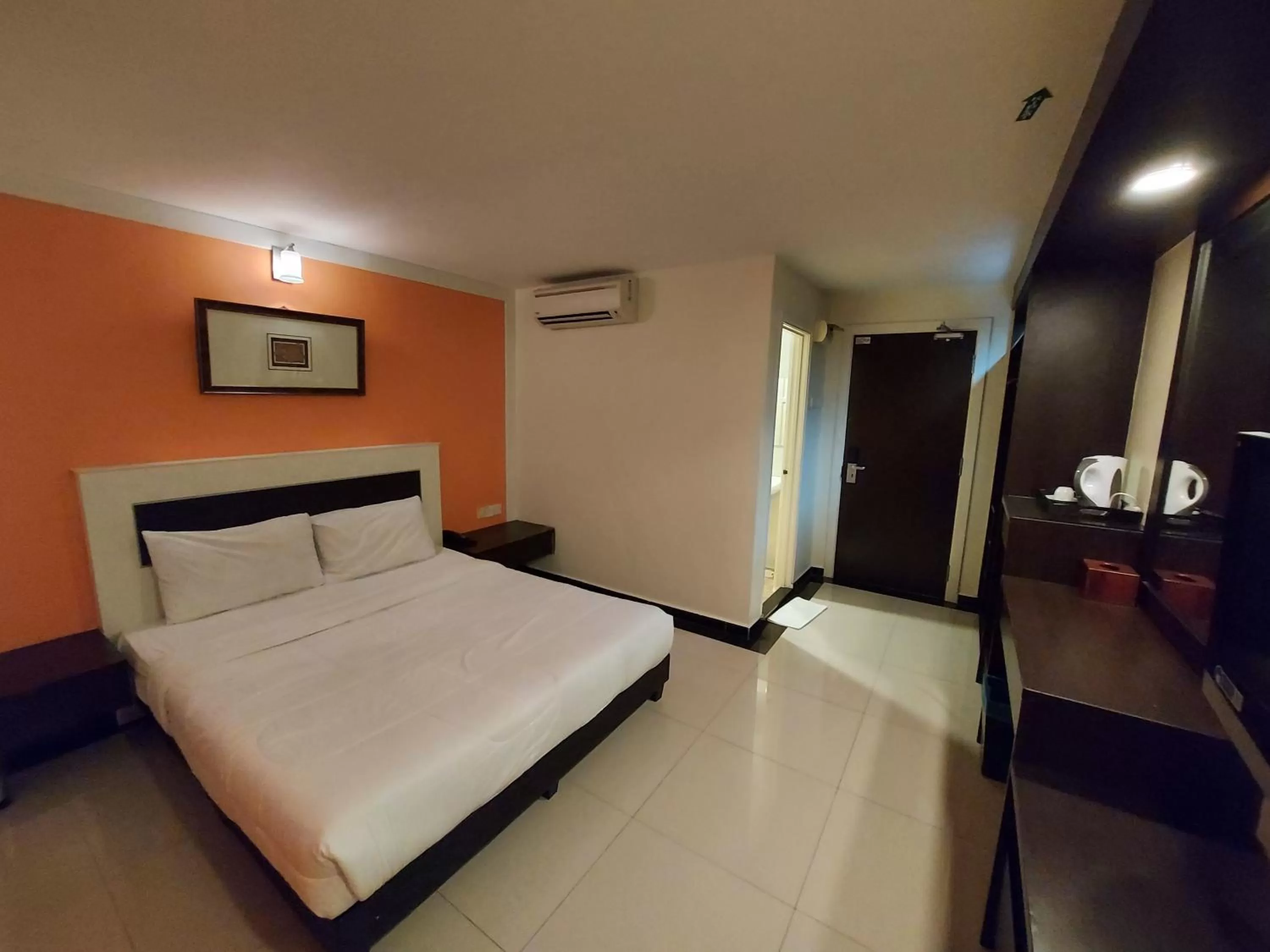 Bedroom, Bed in HOTEL SAHARA SDN BHD