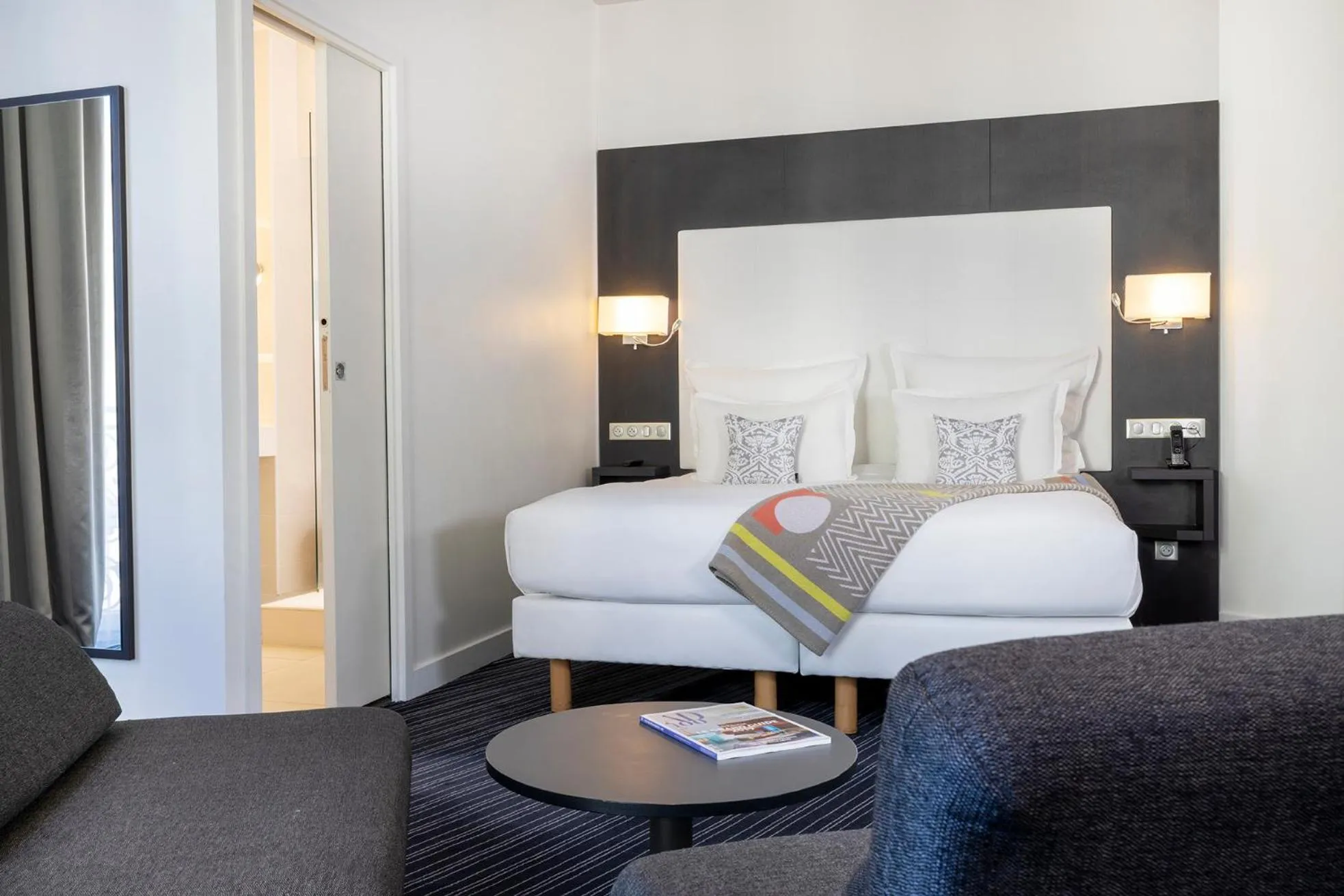 Junior Suite (without balcony) in Hotel 66 Nice