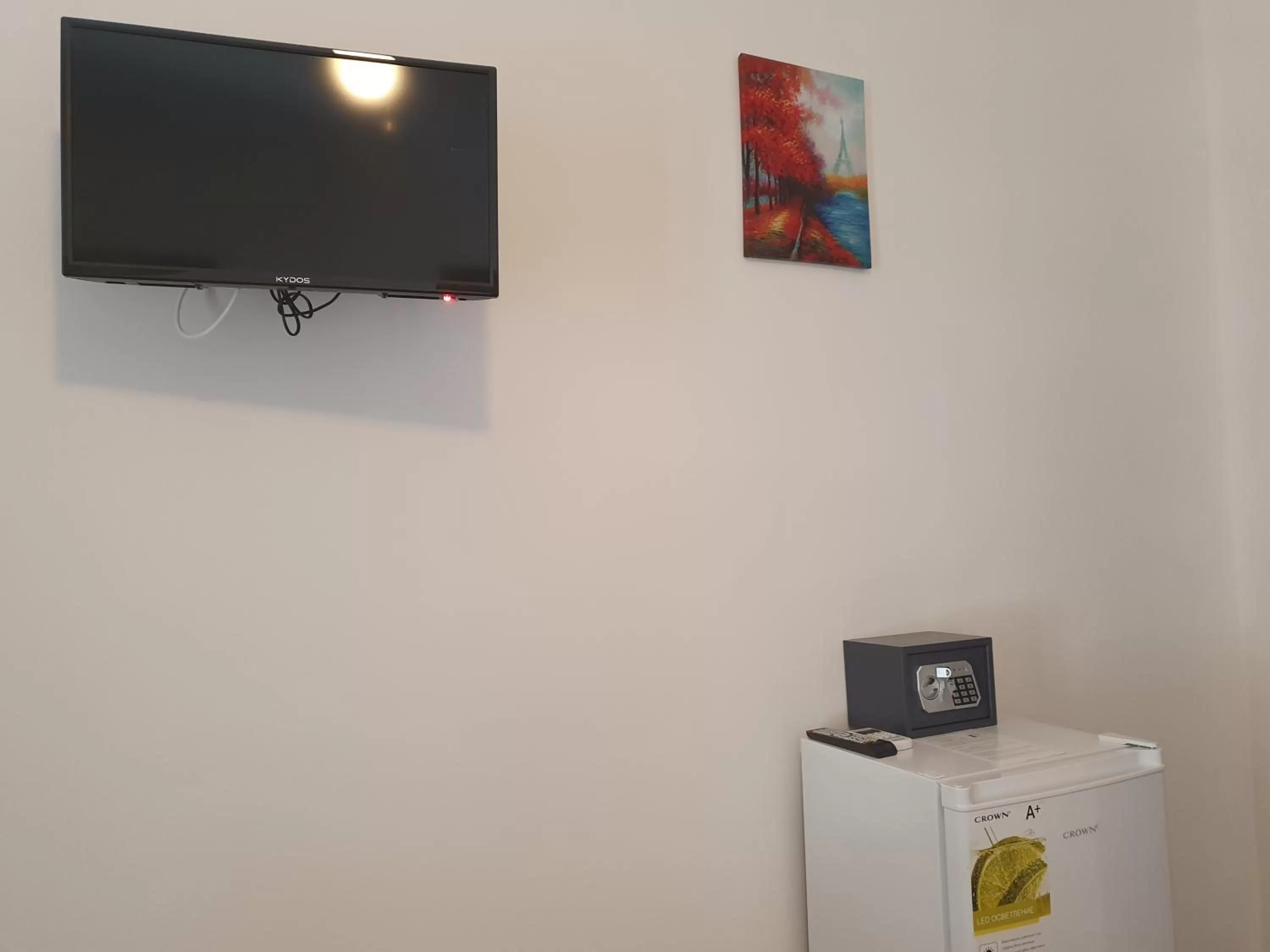 TV and multimedia, TV/Entertainment Center in Athens center rooms