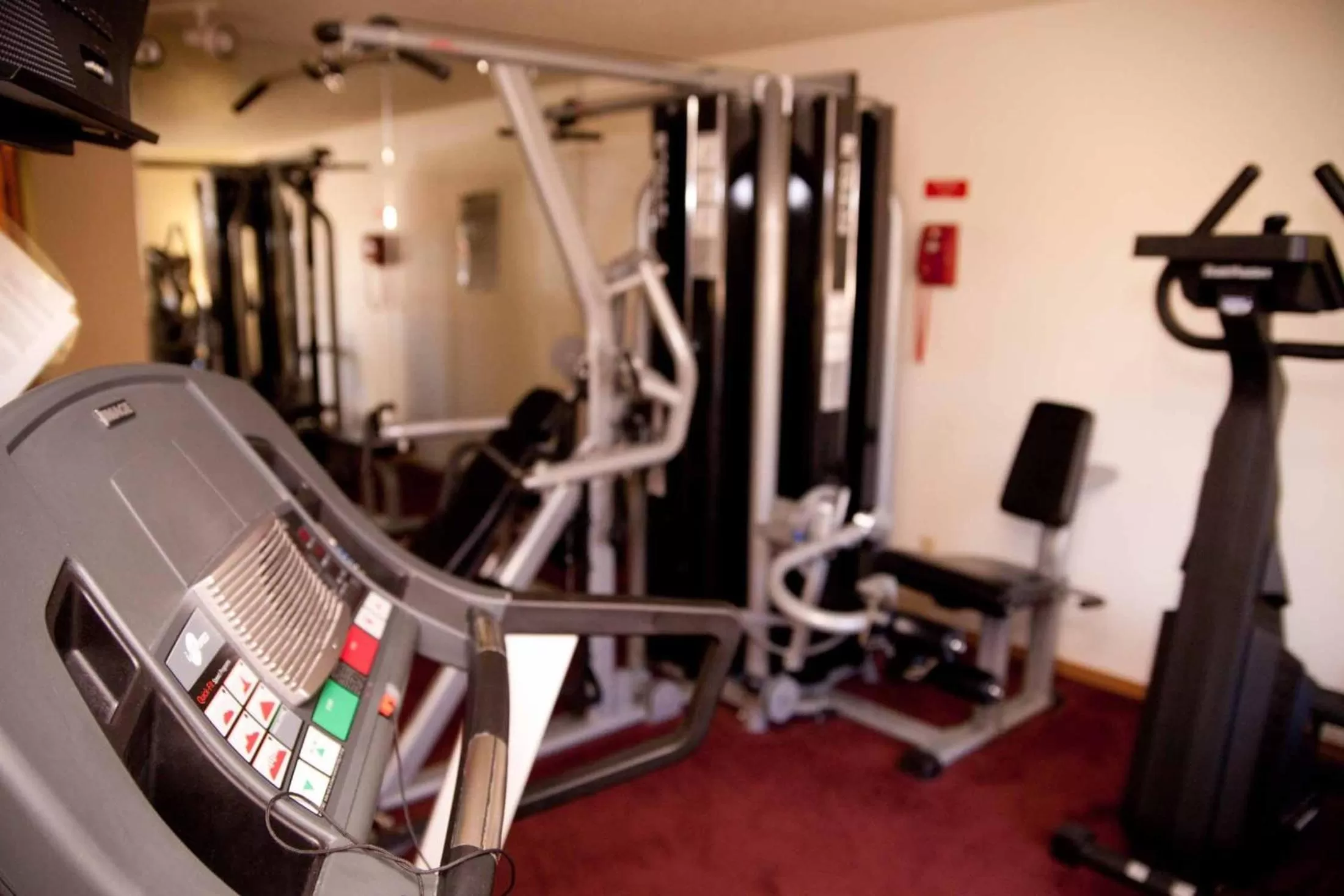Fitness centre/facilities in Baymont by Wyndham Mequon Milwaukee Area