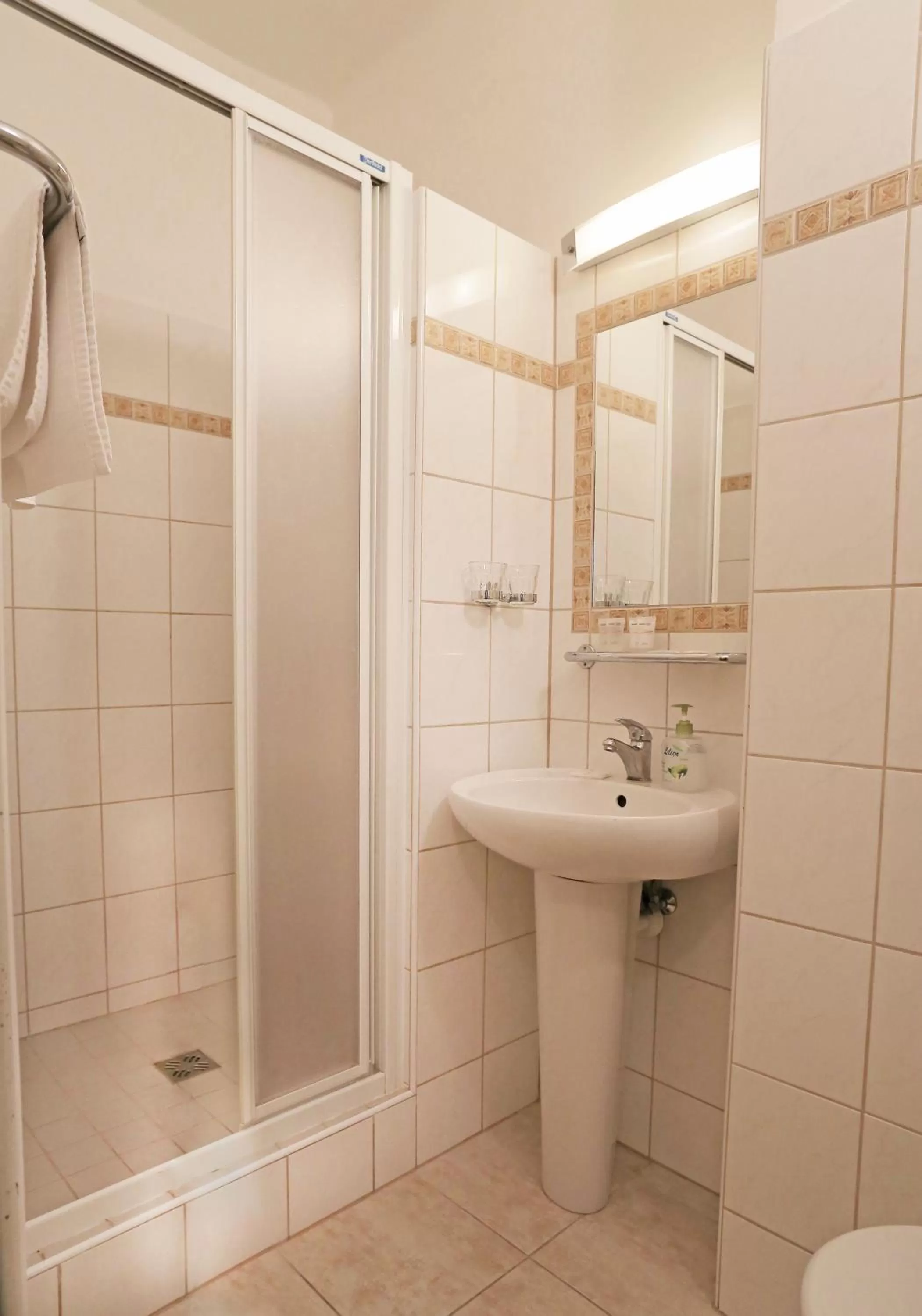 Shower in Zlatý Sloup