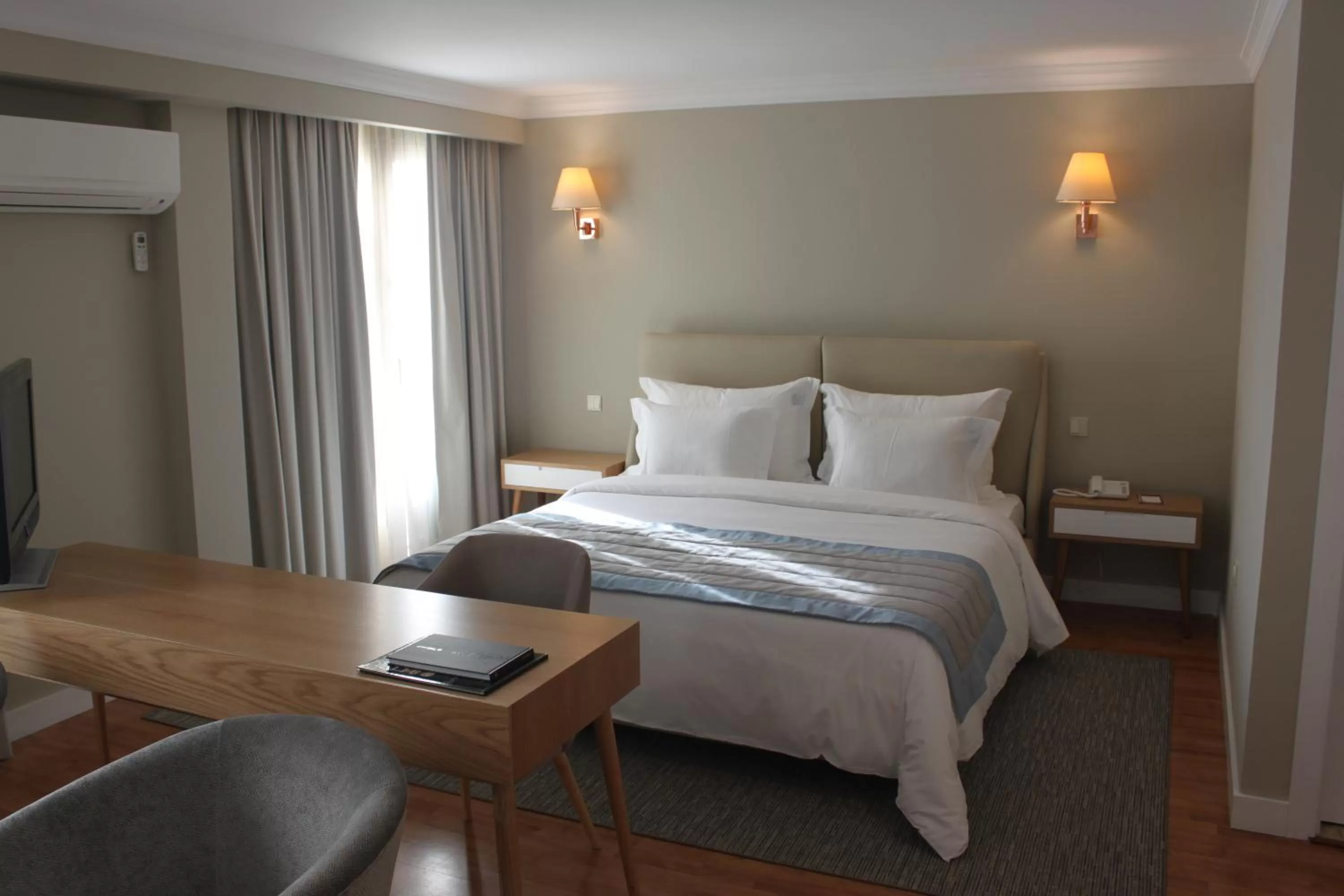 Decorative detail, Bed in Hotel Suave Mar