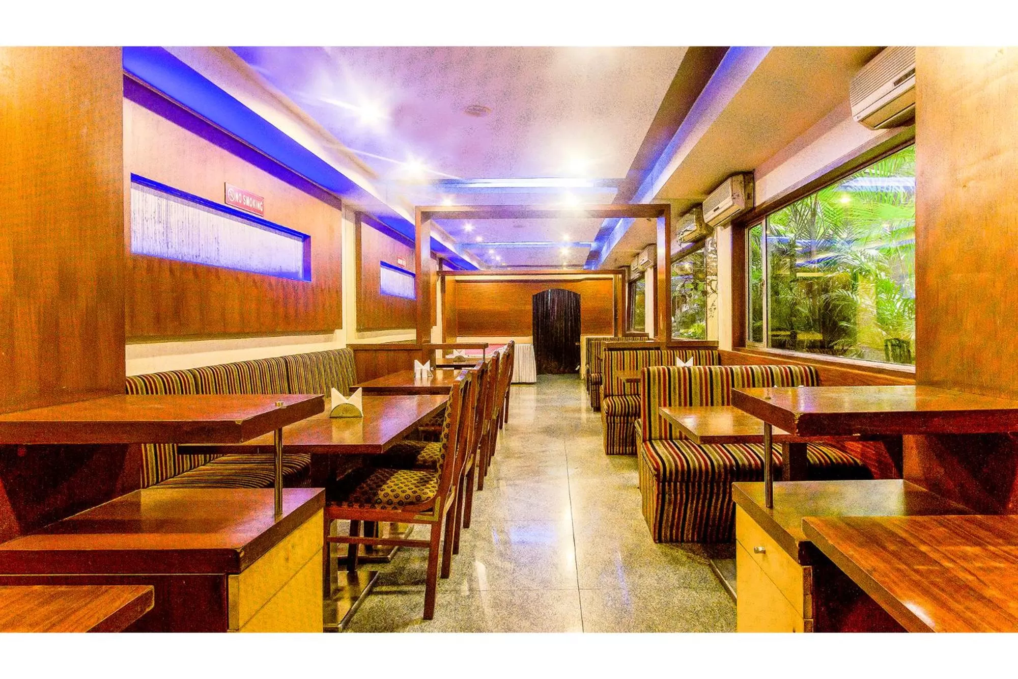 Restaurant/places to eat in Rapid Lakme Executive Hotel