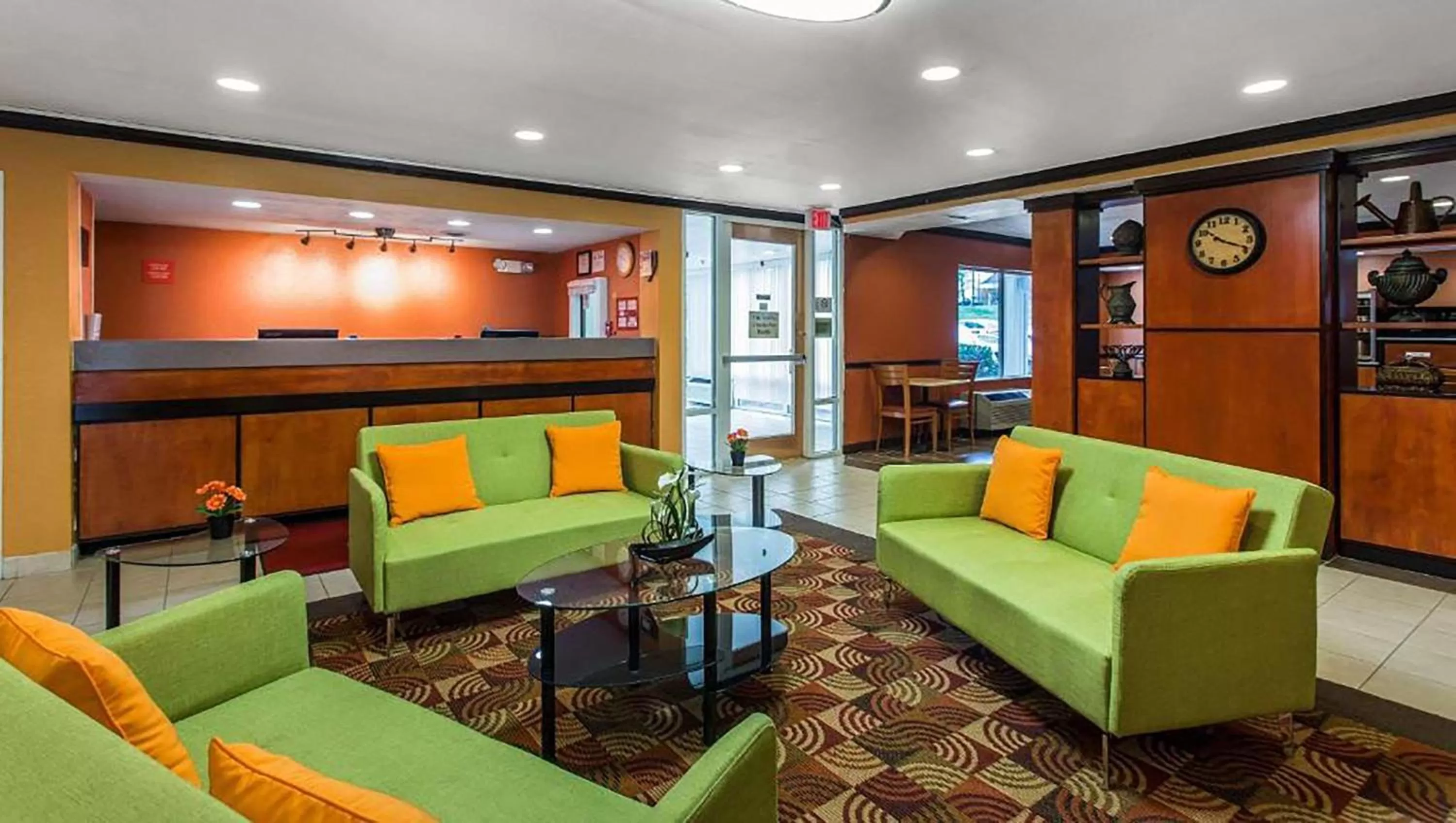 Lobby or reception in Studios & Suites 4 Less Charlotte