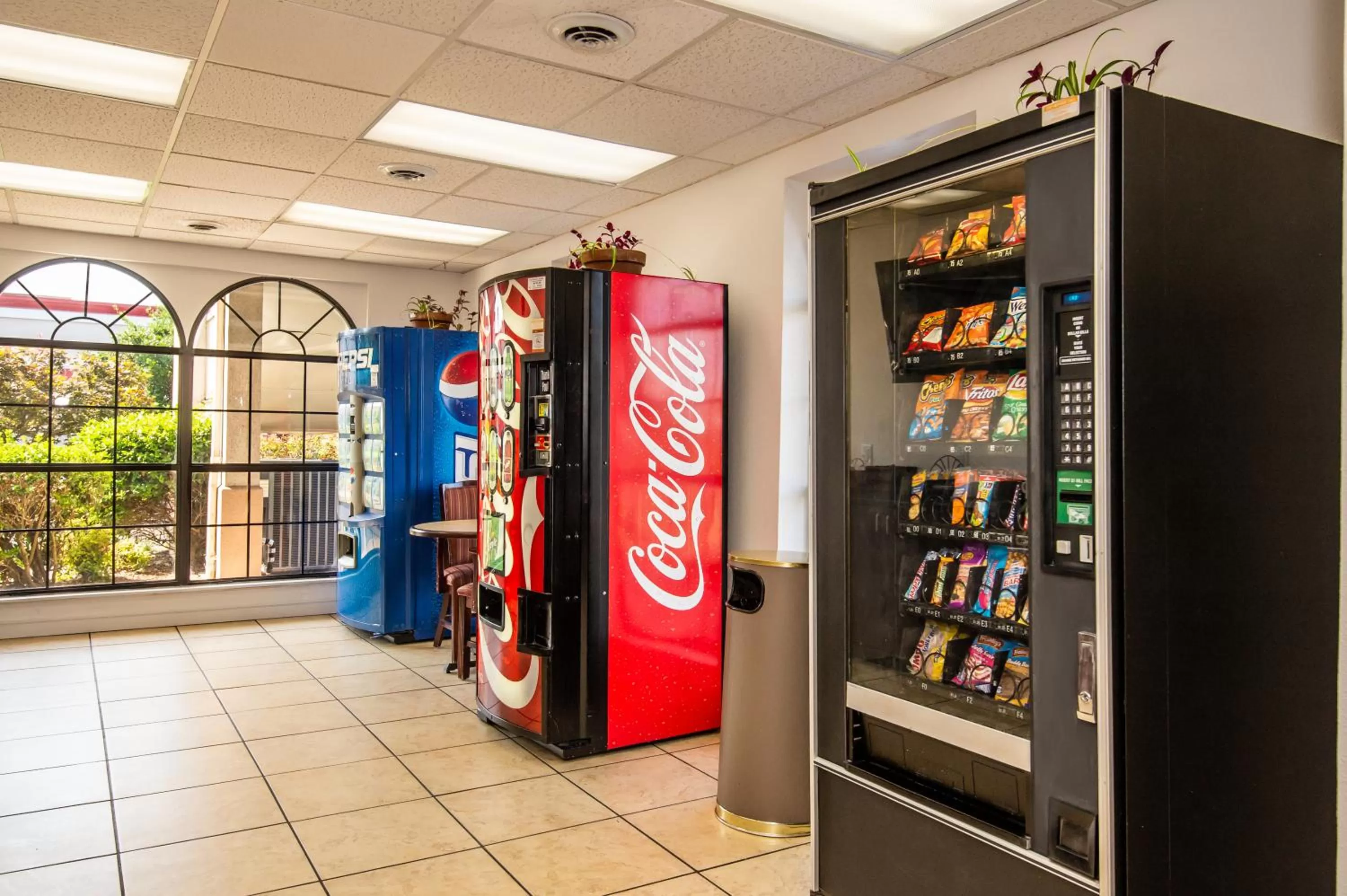 Drinks in Motel 6-Kingsport, TN