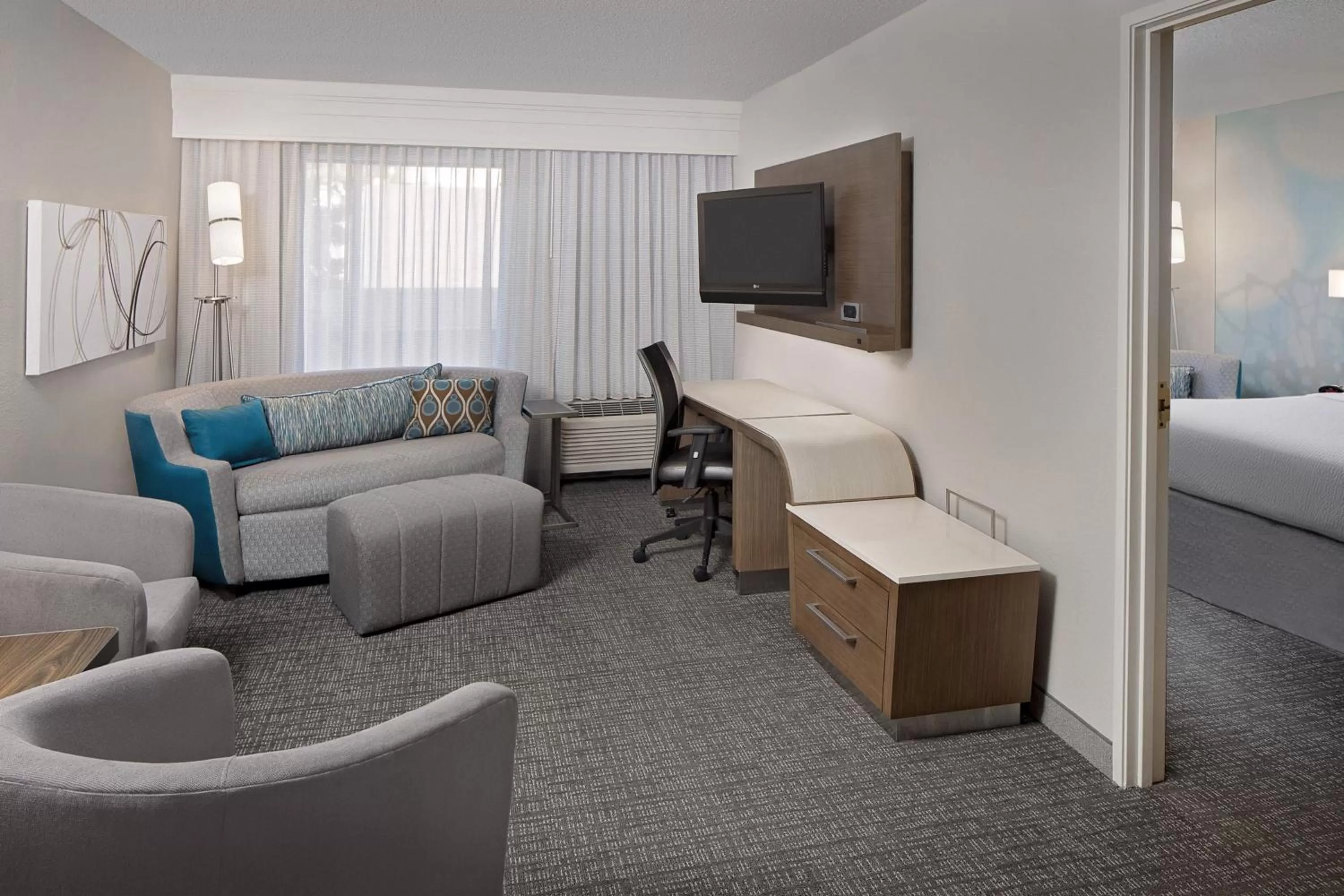 Bedroom, Bed in Courtyard Houston Westchase