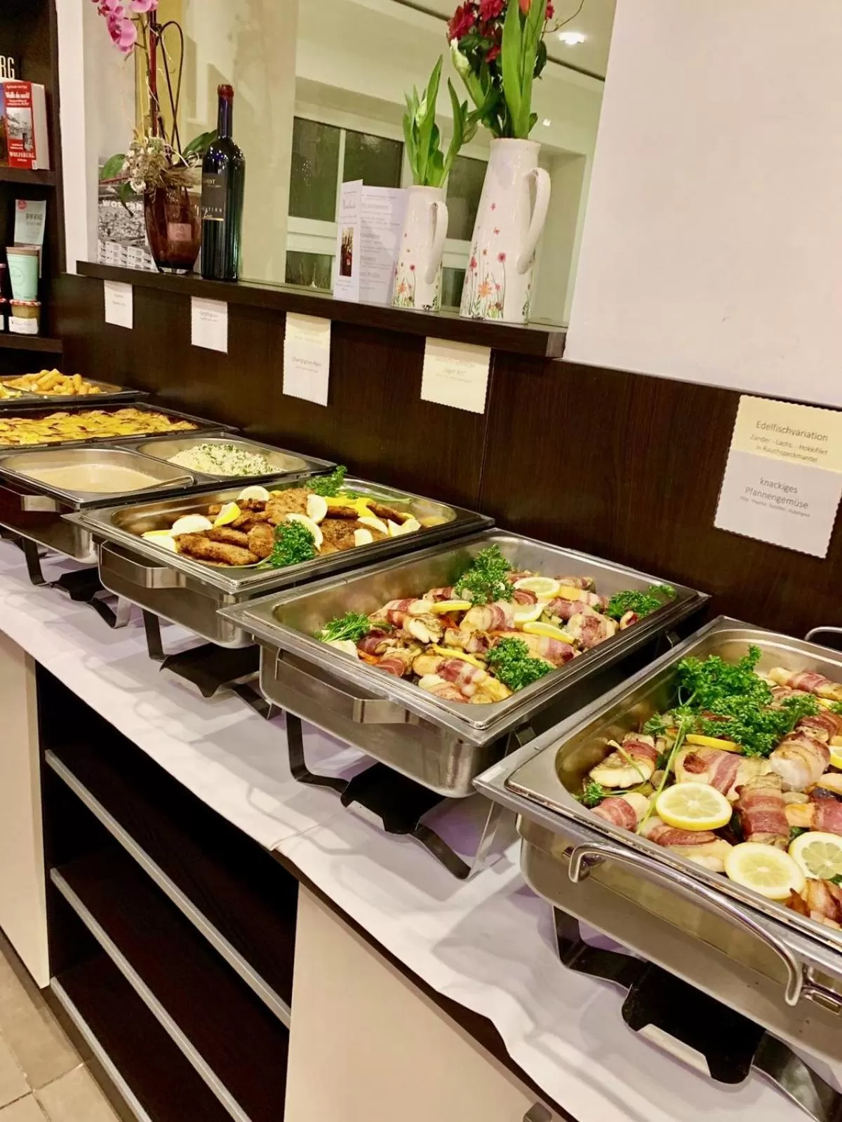 Food and drinks in Boutique Hotel Goldene Henne