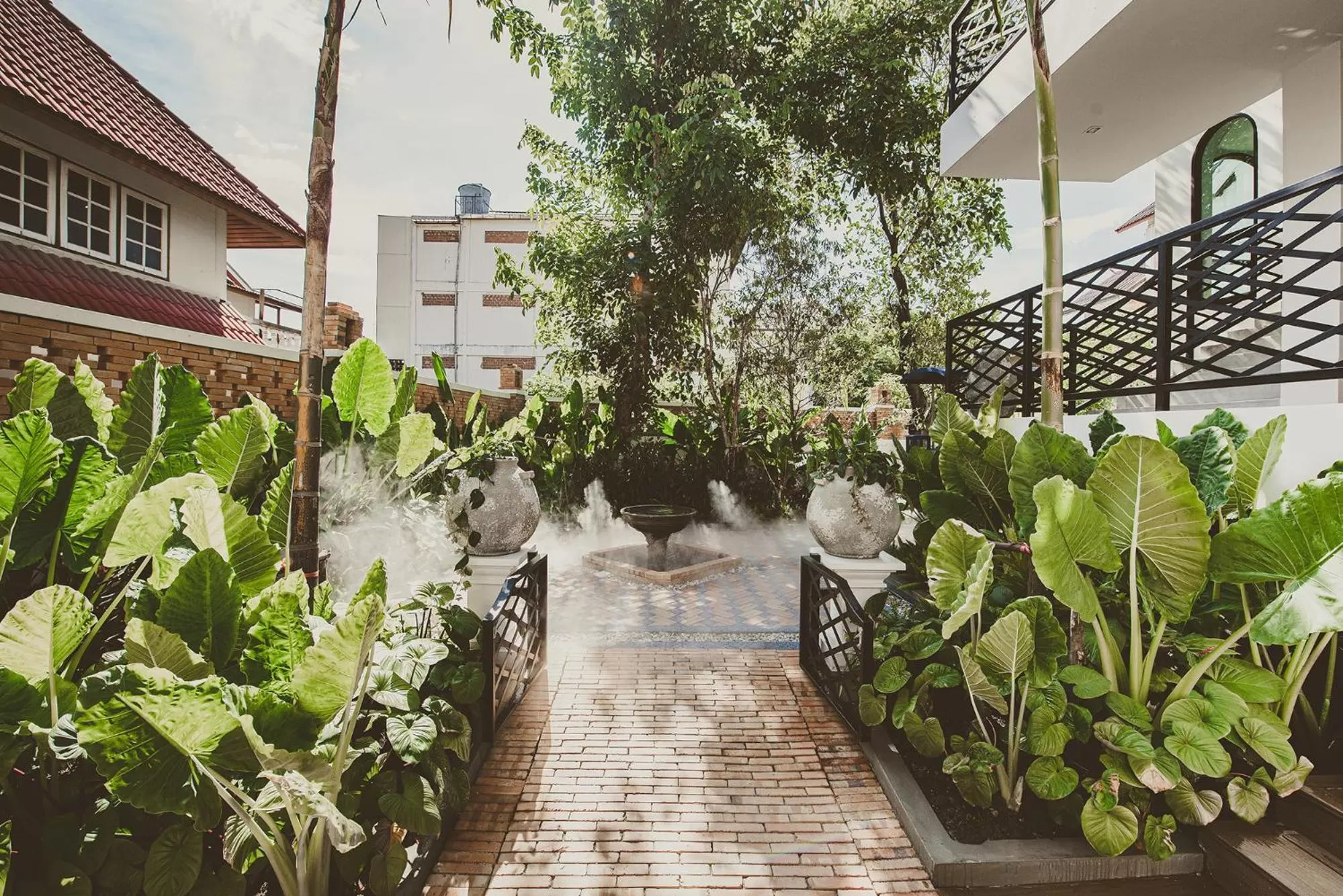 Garden in THEE Vijit Lanna by TH District