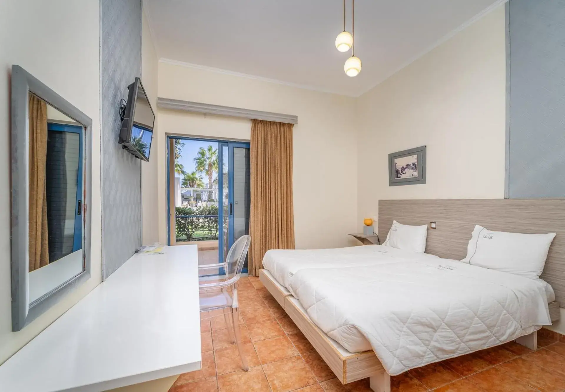 Classic Room with Pool View in Ianos Hotel Classic Room with Pool View in Ianos Hotel