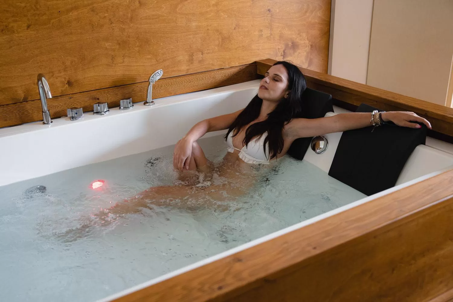 Bath in Hotel Costazzurra Museum & Spa