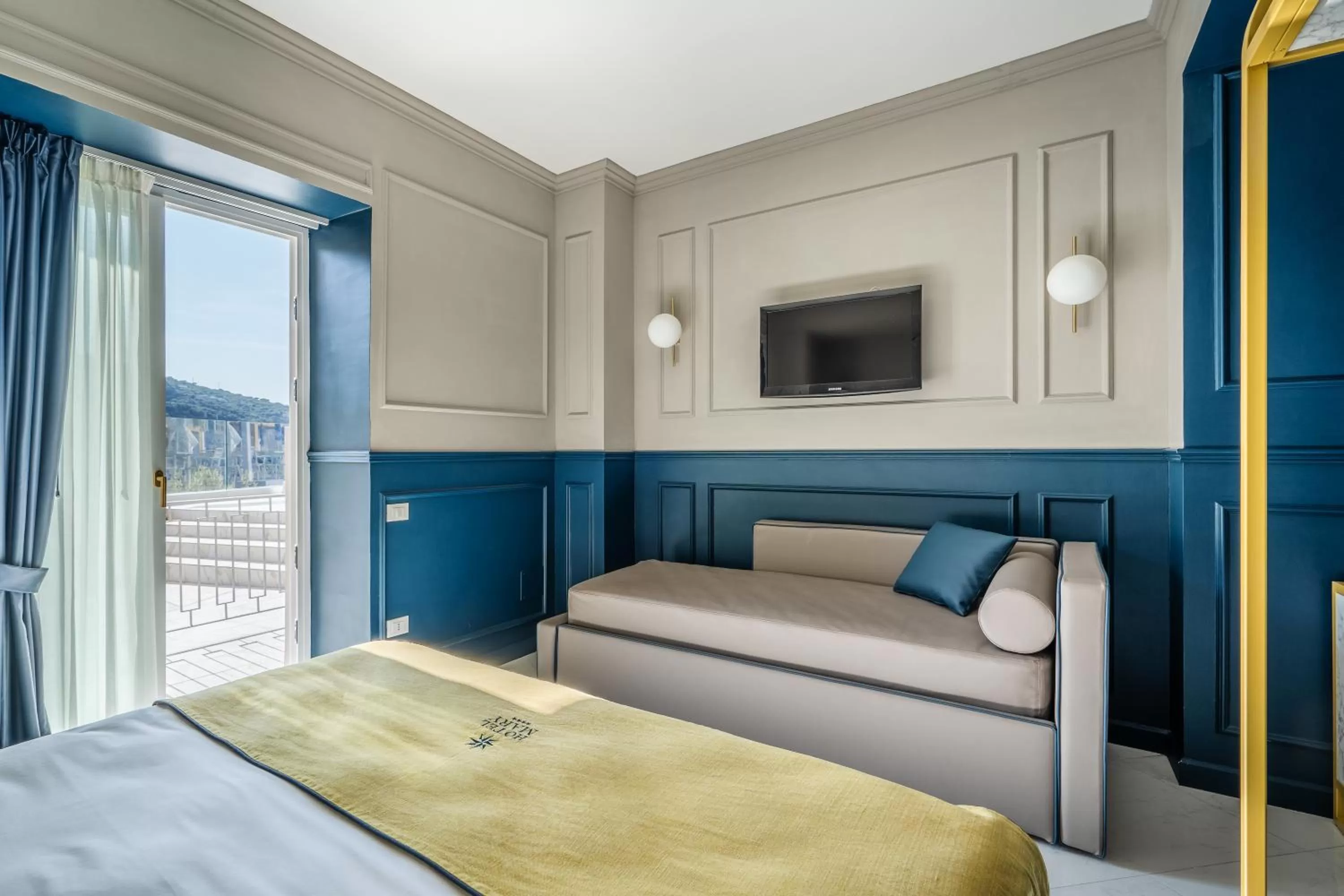 Photo of the whole room, Bed in Hotel Mary