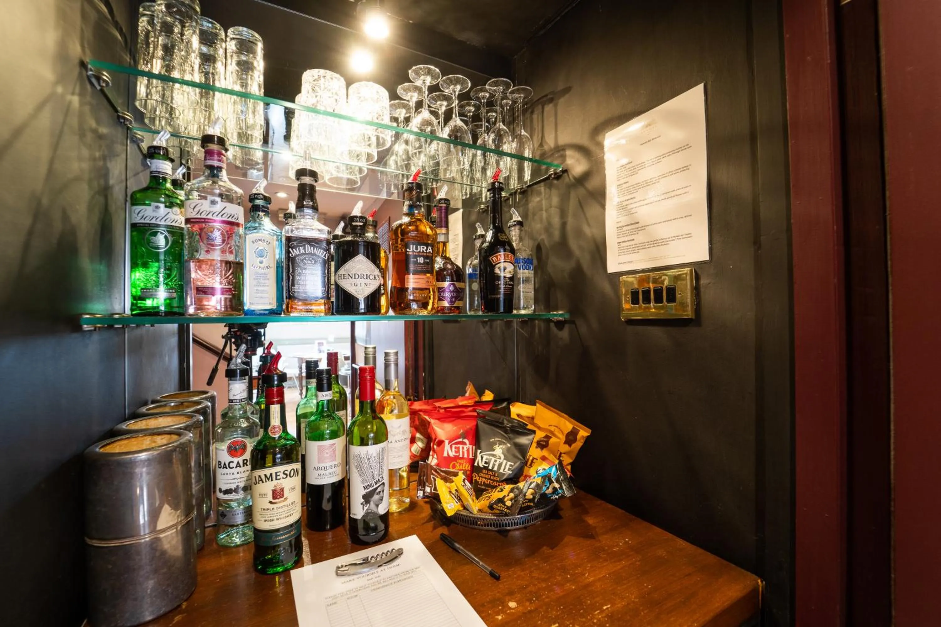 Lounge or bar in Brooks Guesthouse