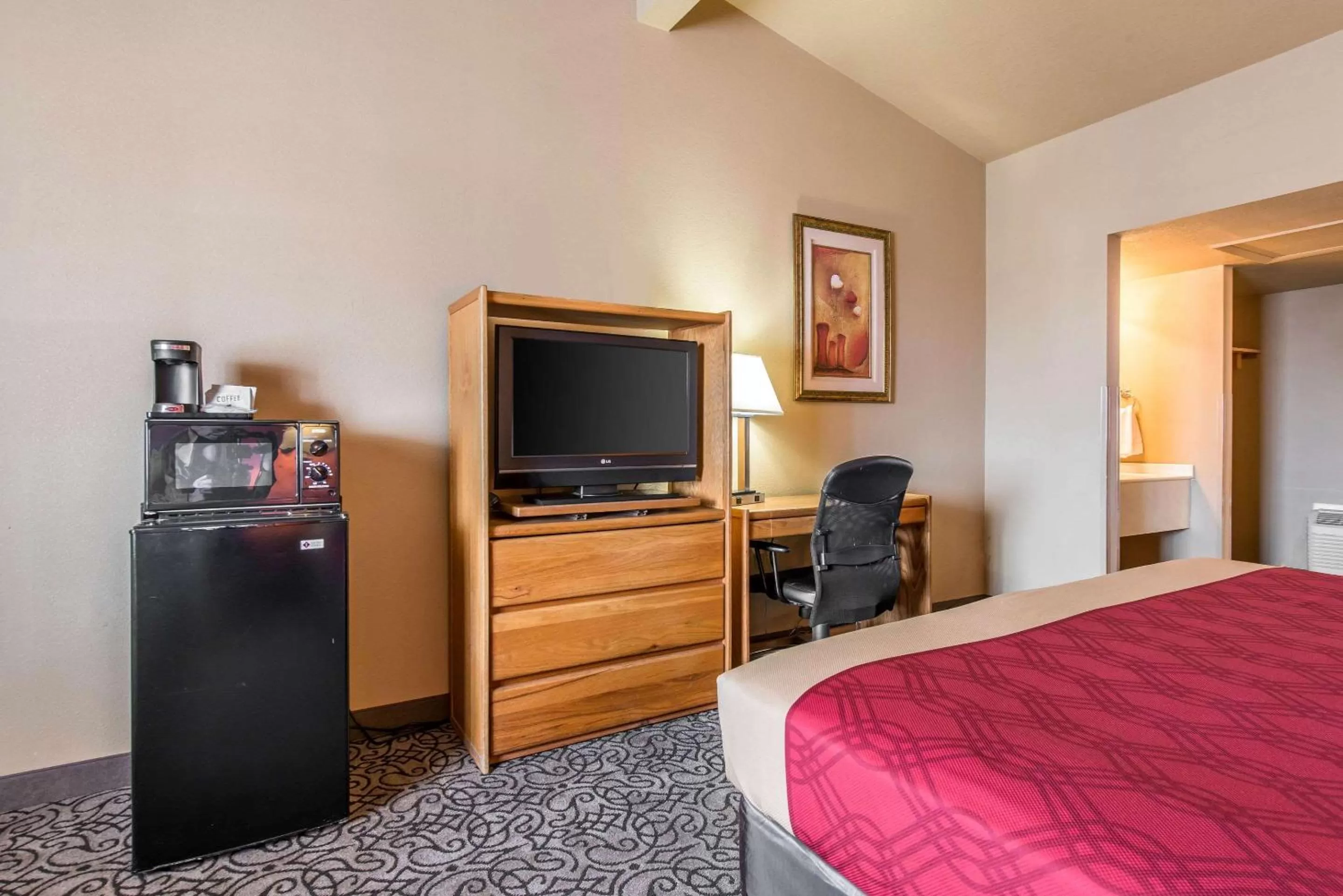 Photo of the whole room in Rodeway Inn