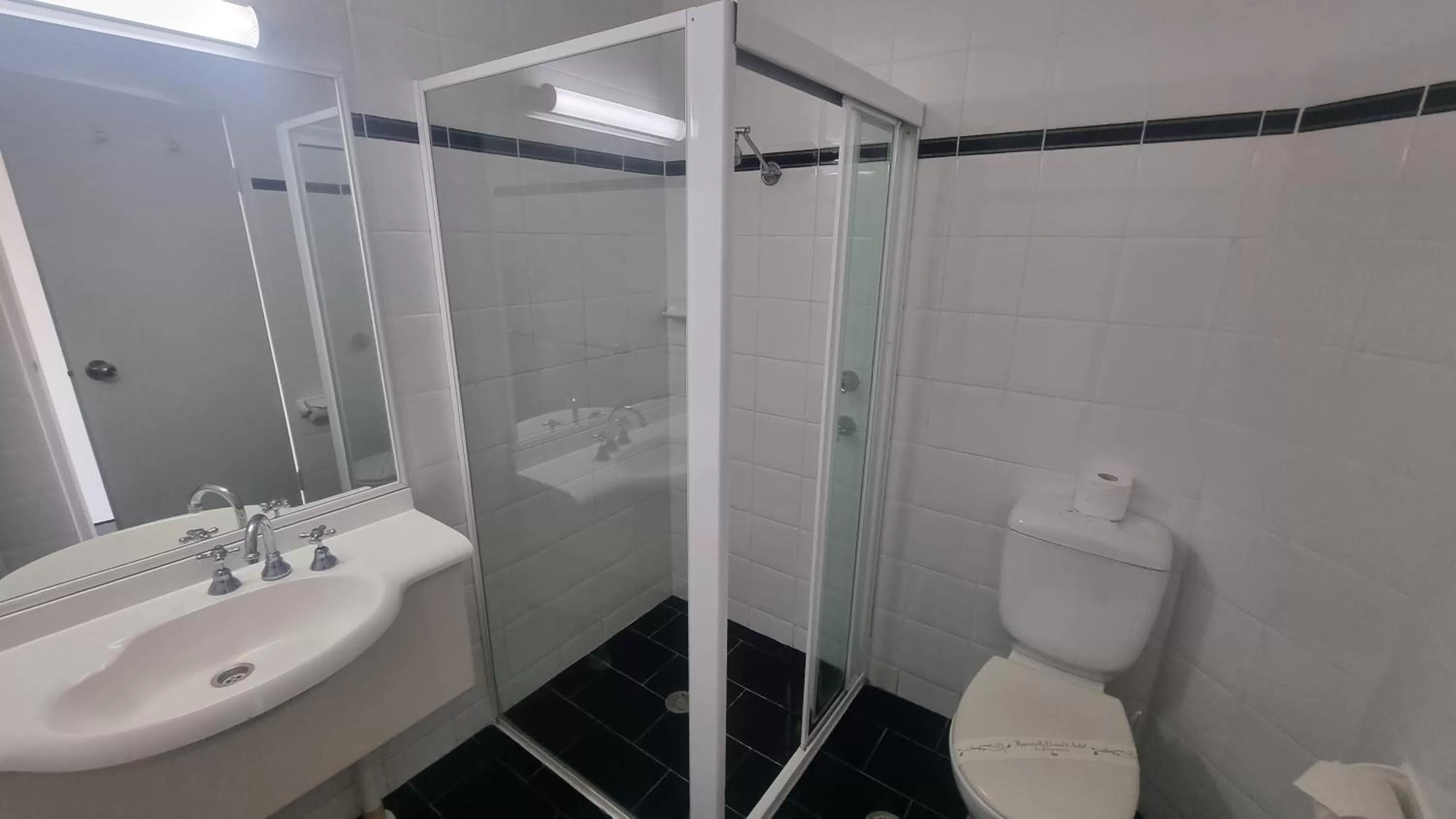 Shower in Forstay Motel