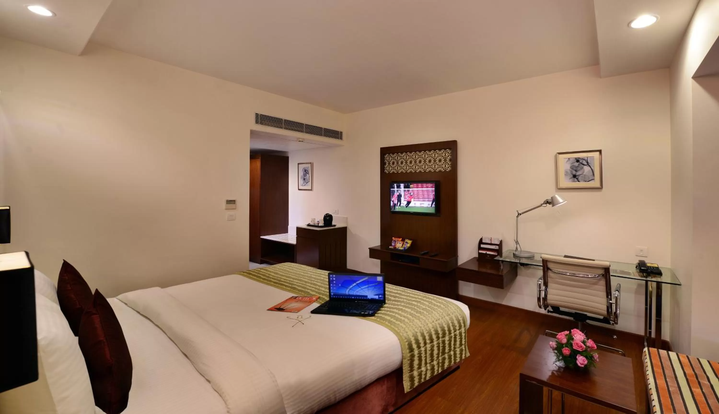 Photo of the whole room, Bed in Lords Inn Jodhpur