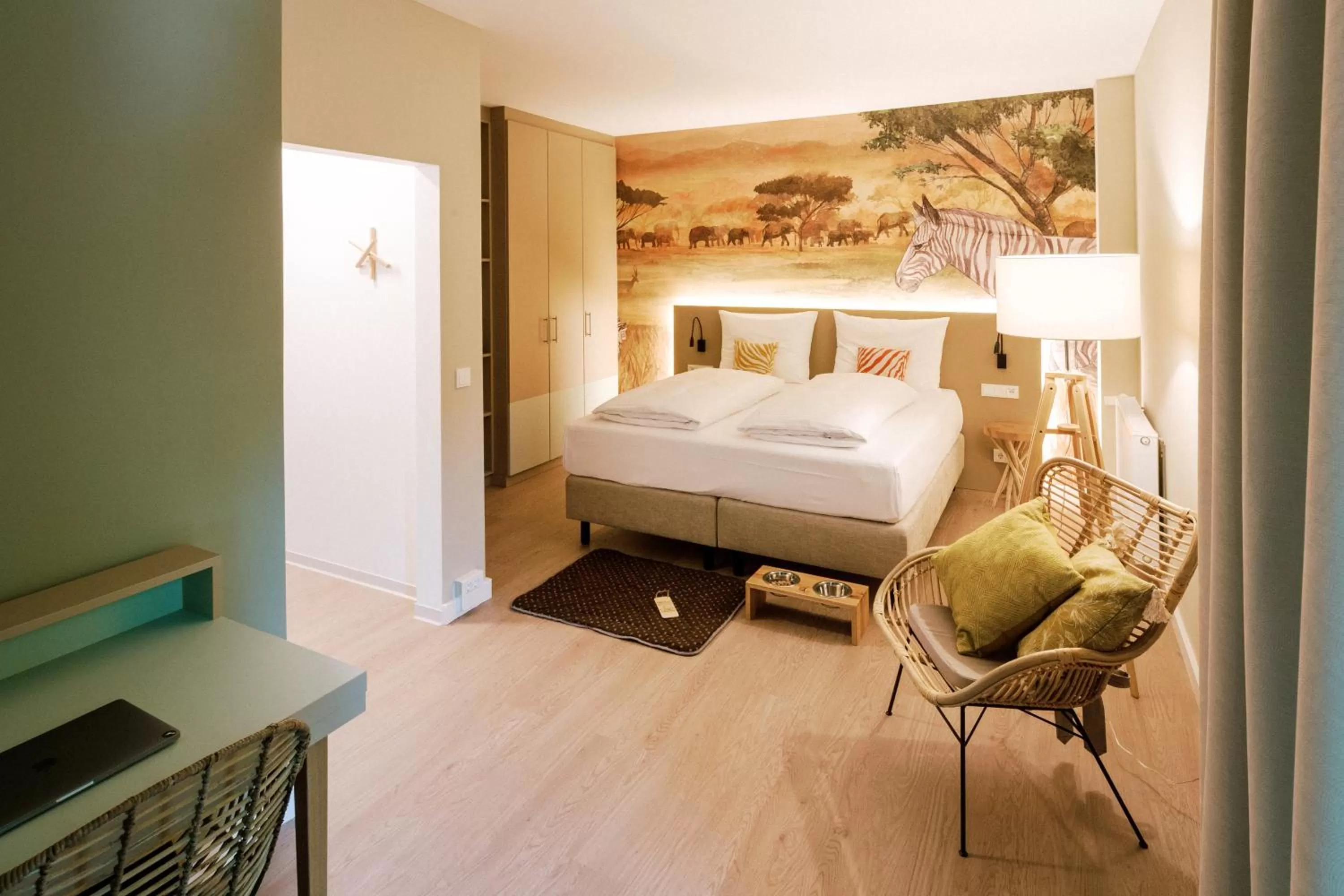 Pets, Bed in Hotel am Zoo