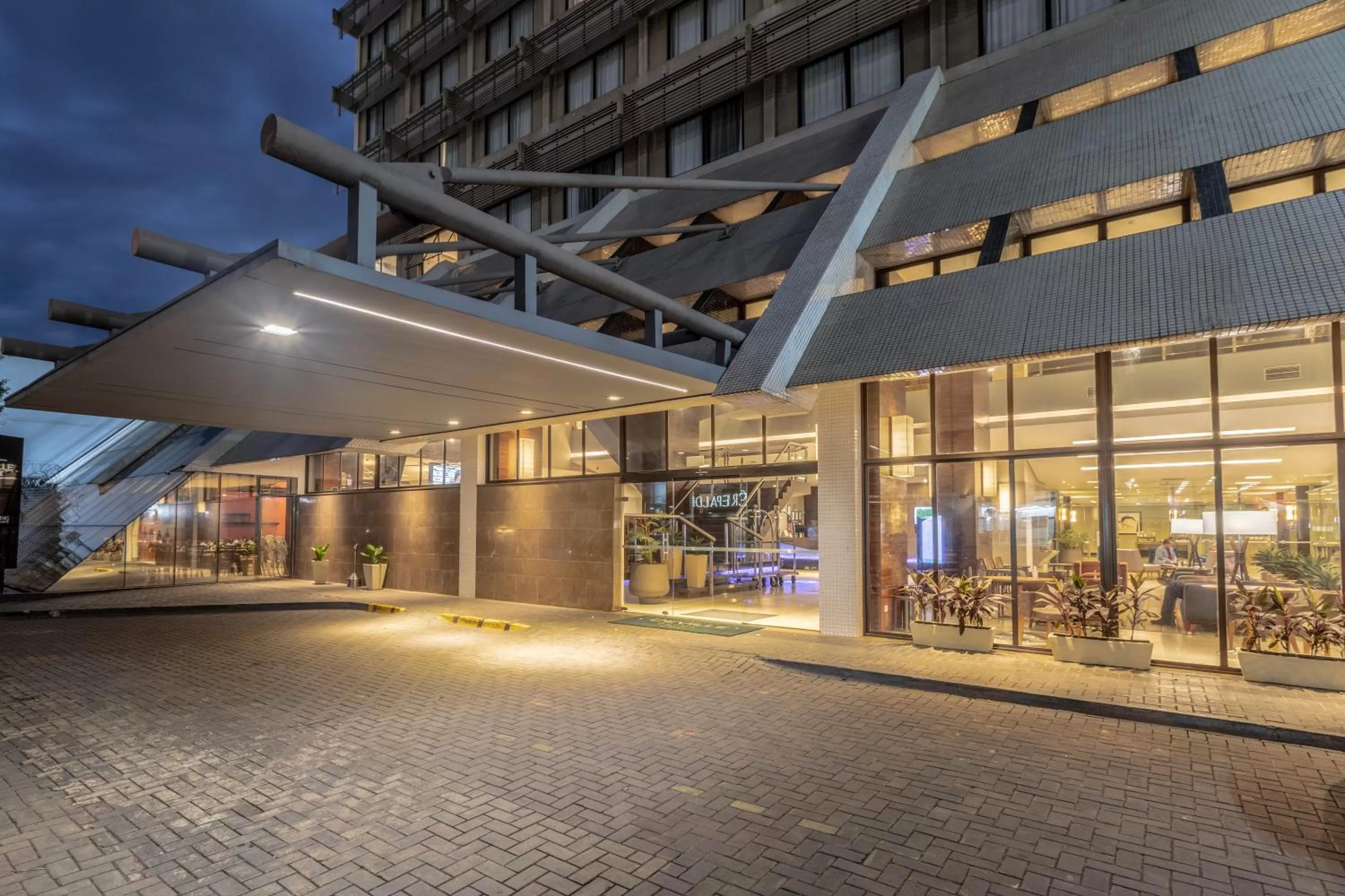 Property building in Hotel Deville Prime Cuiabá