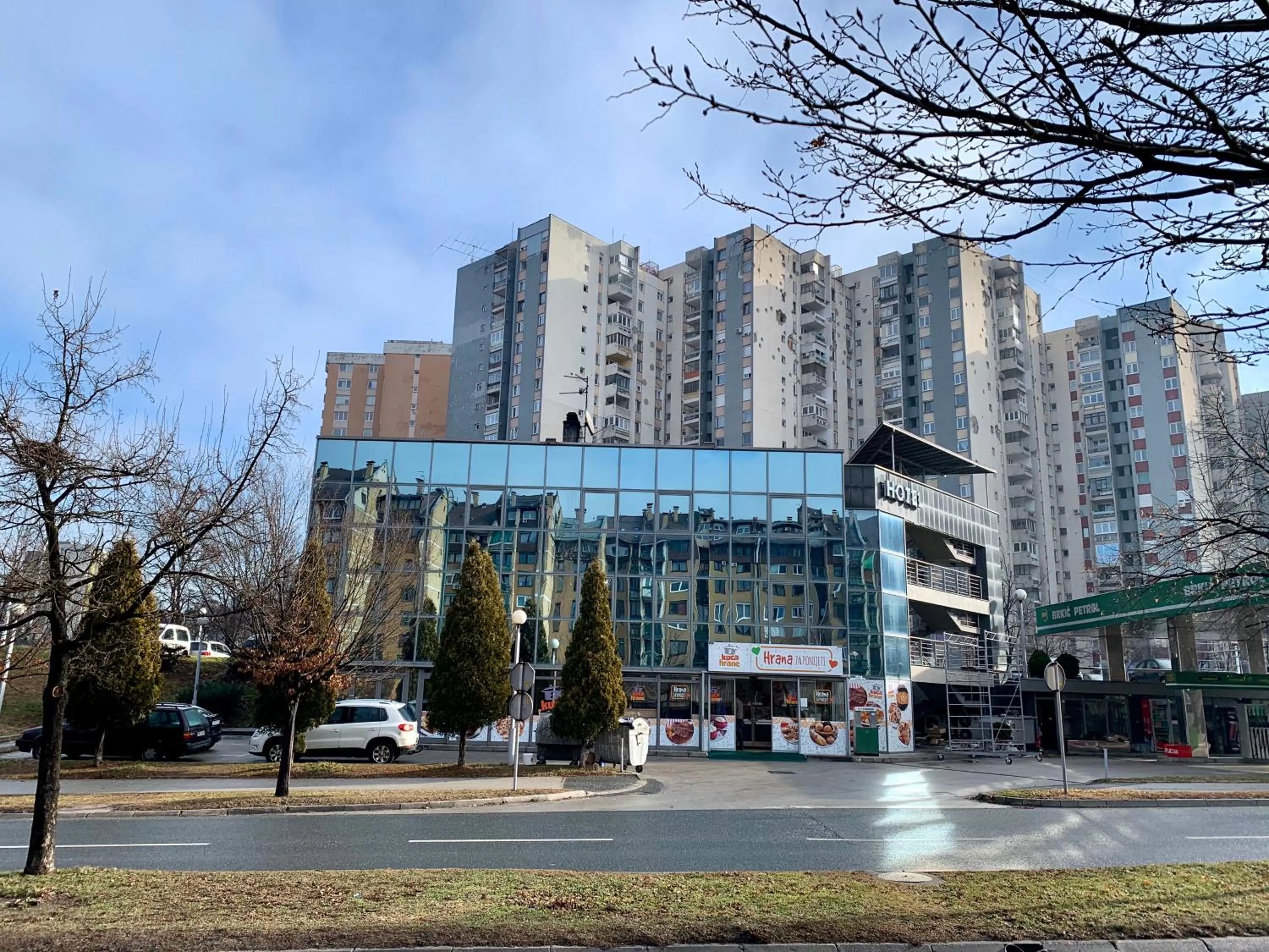 Property building in Hotel Brkić Sarajevo Airport - Free Parking