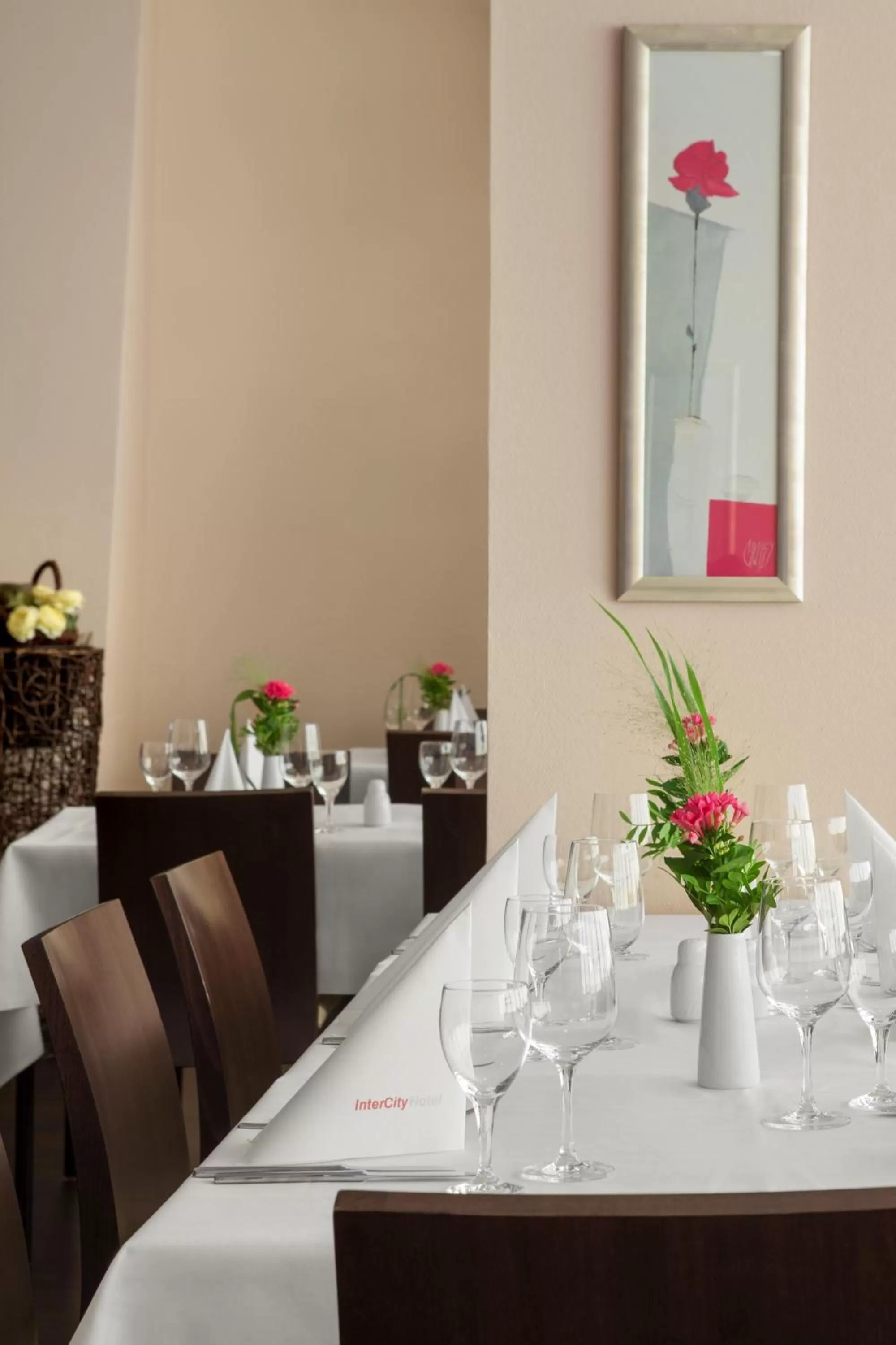Restaurant/places to eat in IntercityHotel Freiburg