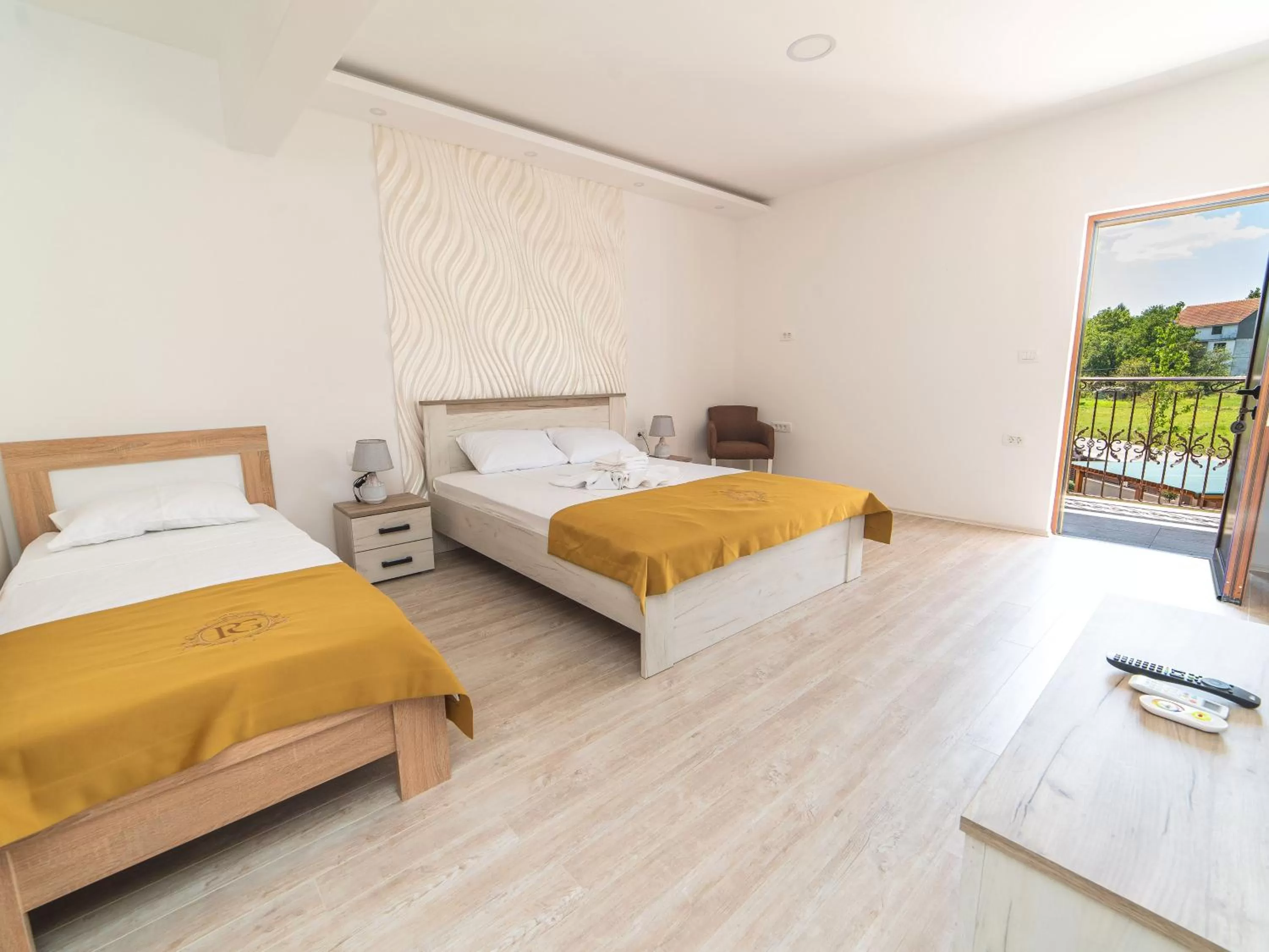 Bed in Hotel Royal Garden