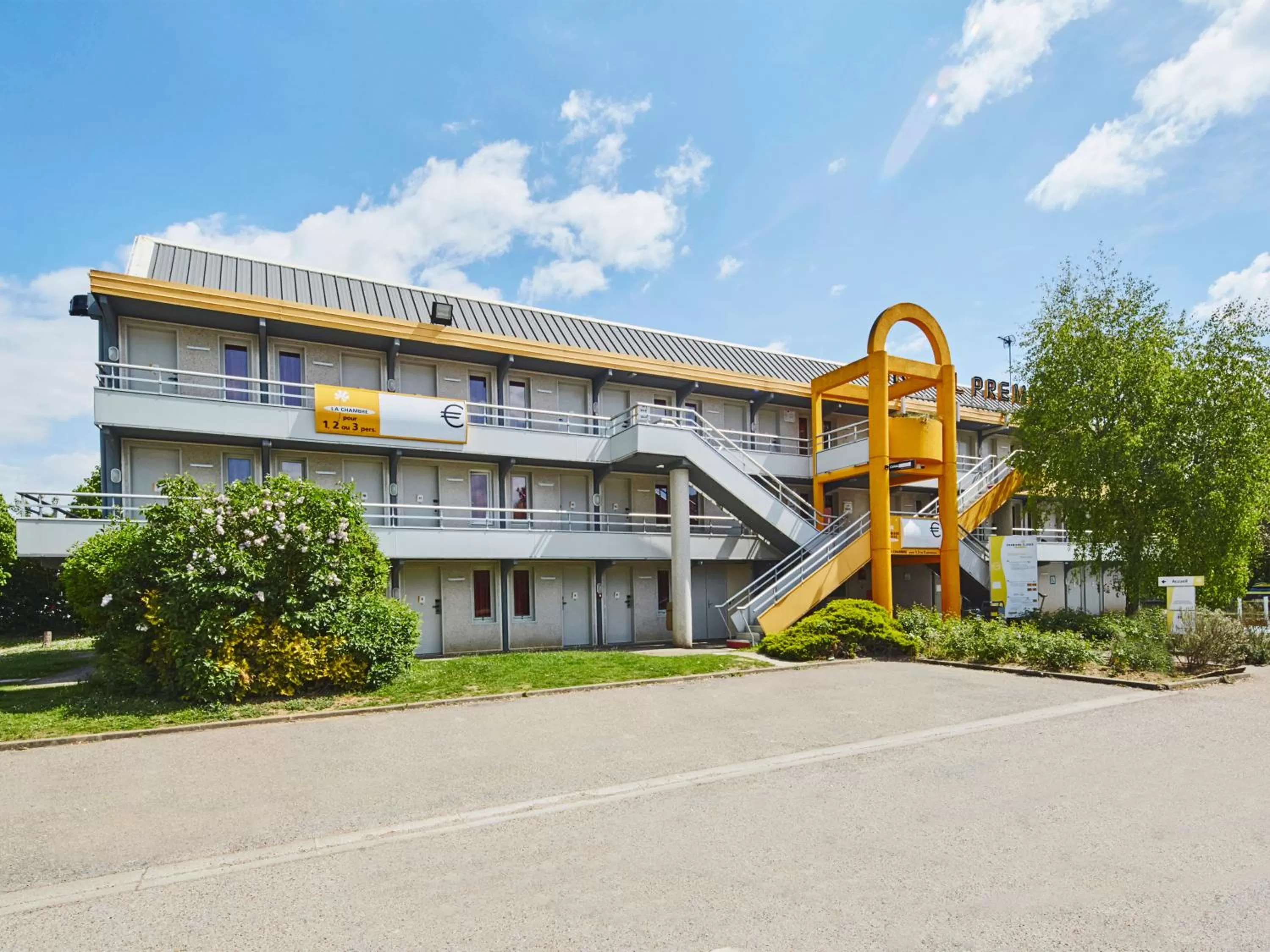 Property building in Première Classe Melun Senart