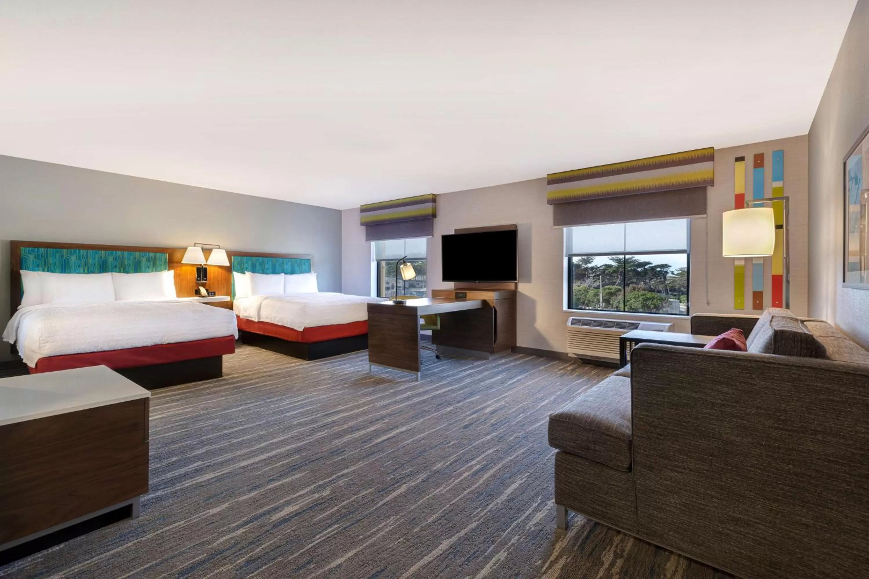 Bedroom, Bed in Hampton Inn & Suites Marina