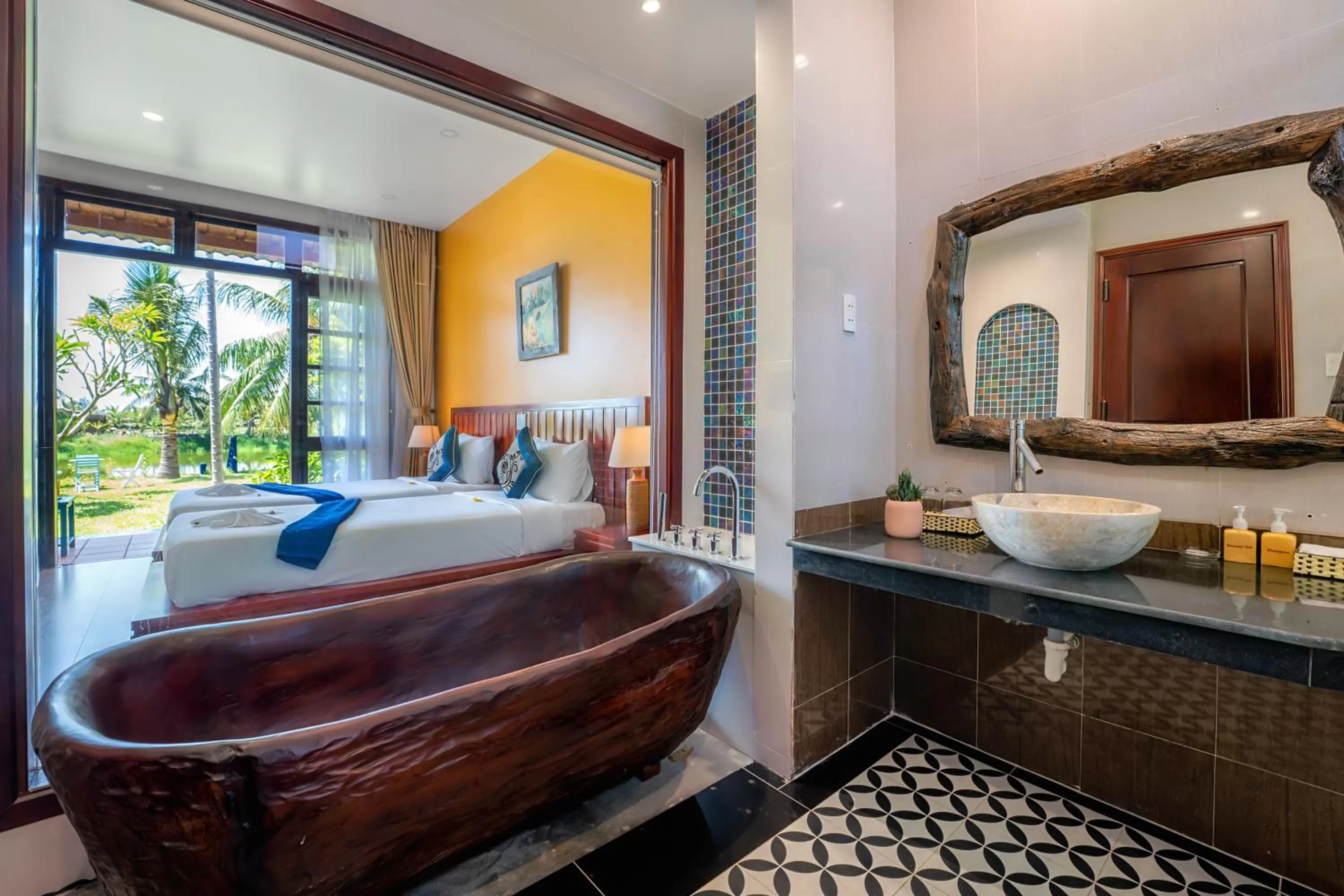 Shower, Bed in ZEN RETREAT HOI AN