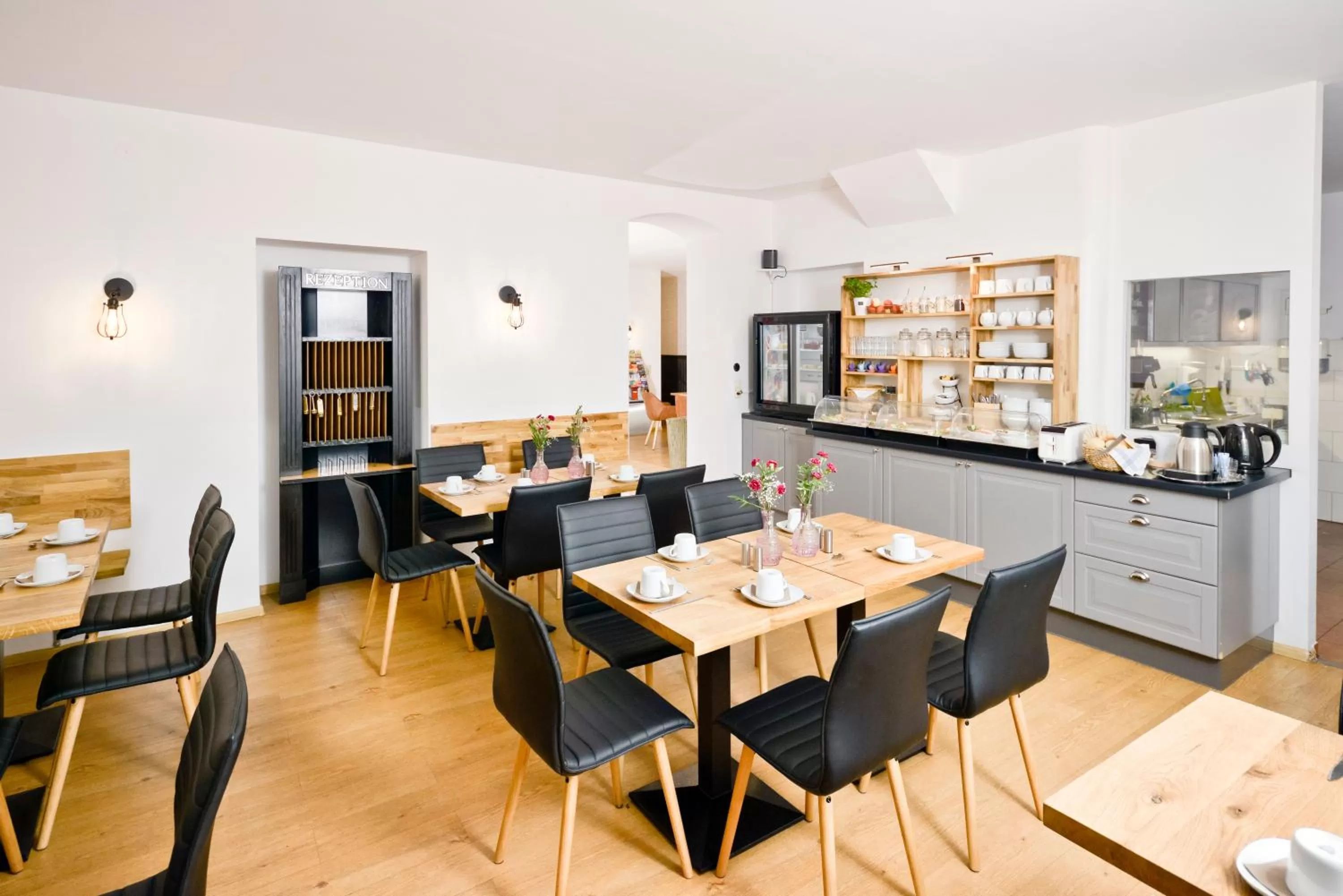 Dining area in Old Town Hotel