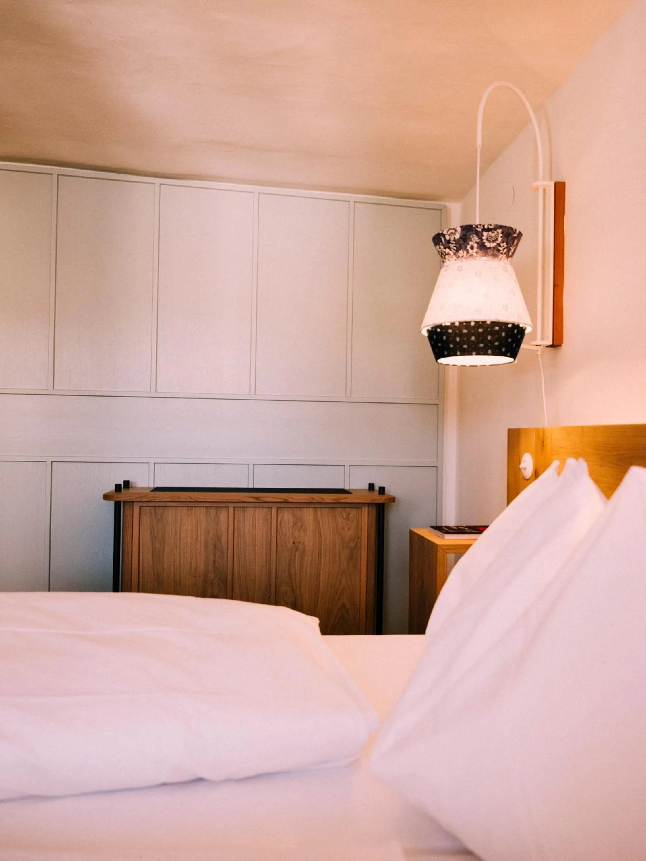 Bed in artHotel Blaue Gans