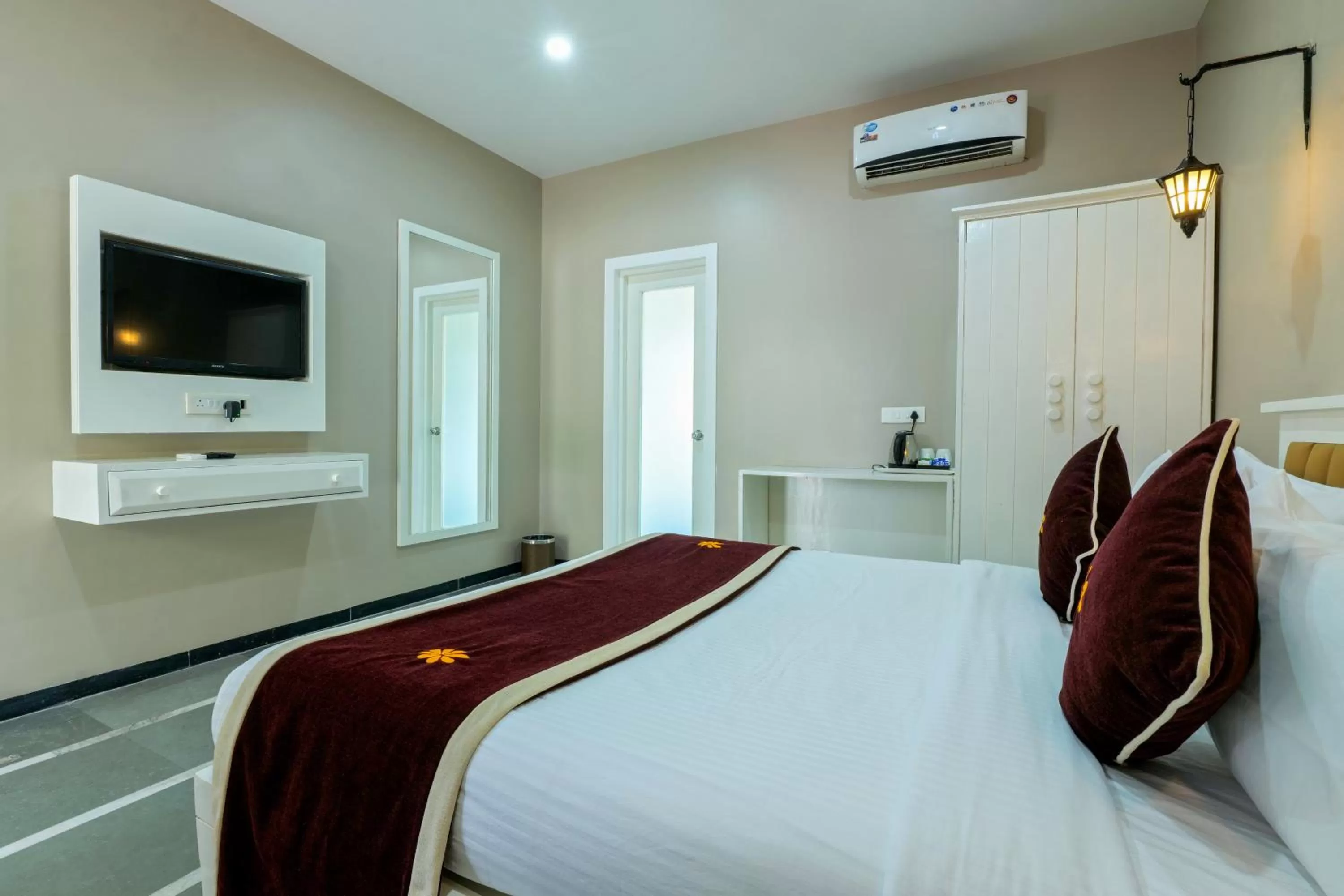 Bed in Gold Beach Villa