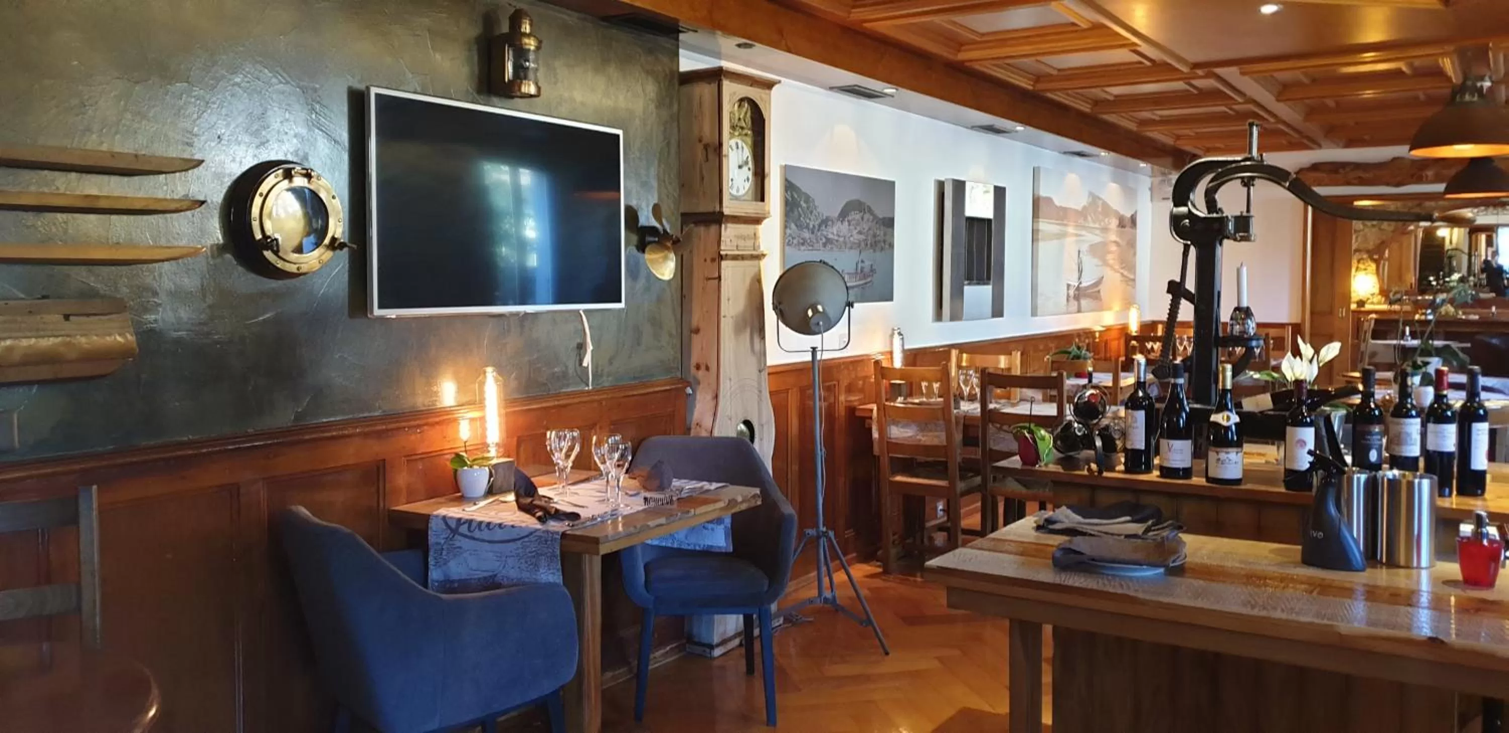 Restaurant/places to eat in HOTEL de la Truite & SPA Le petit Nautilus