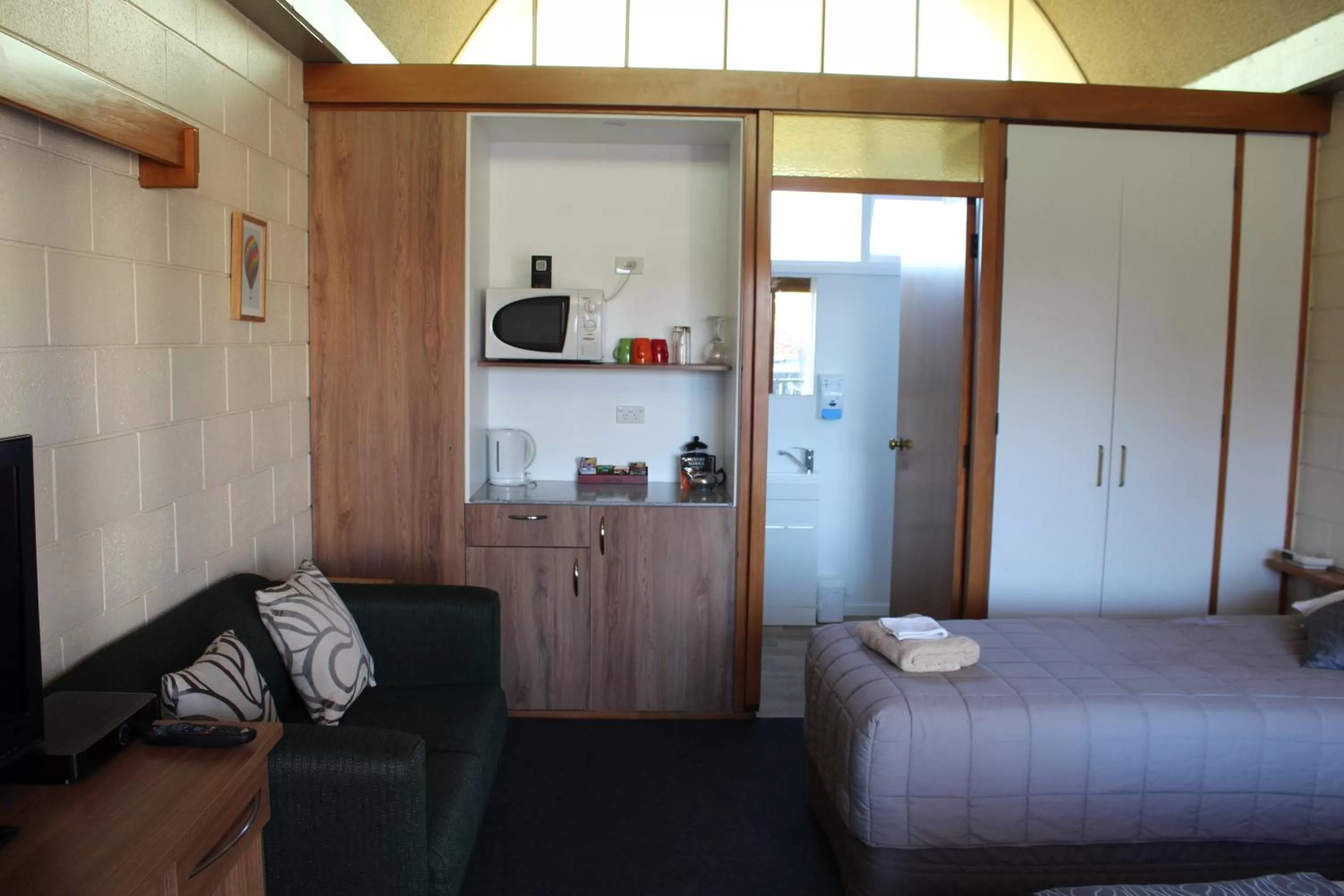 Bed in Elmore Lodge Motel