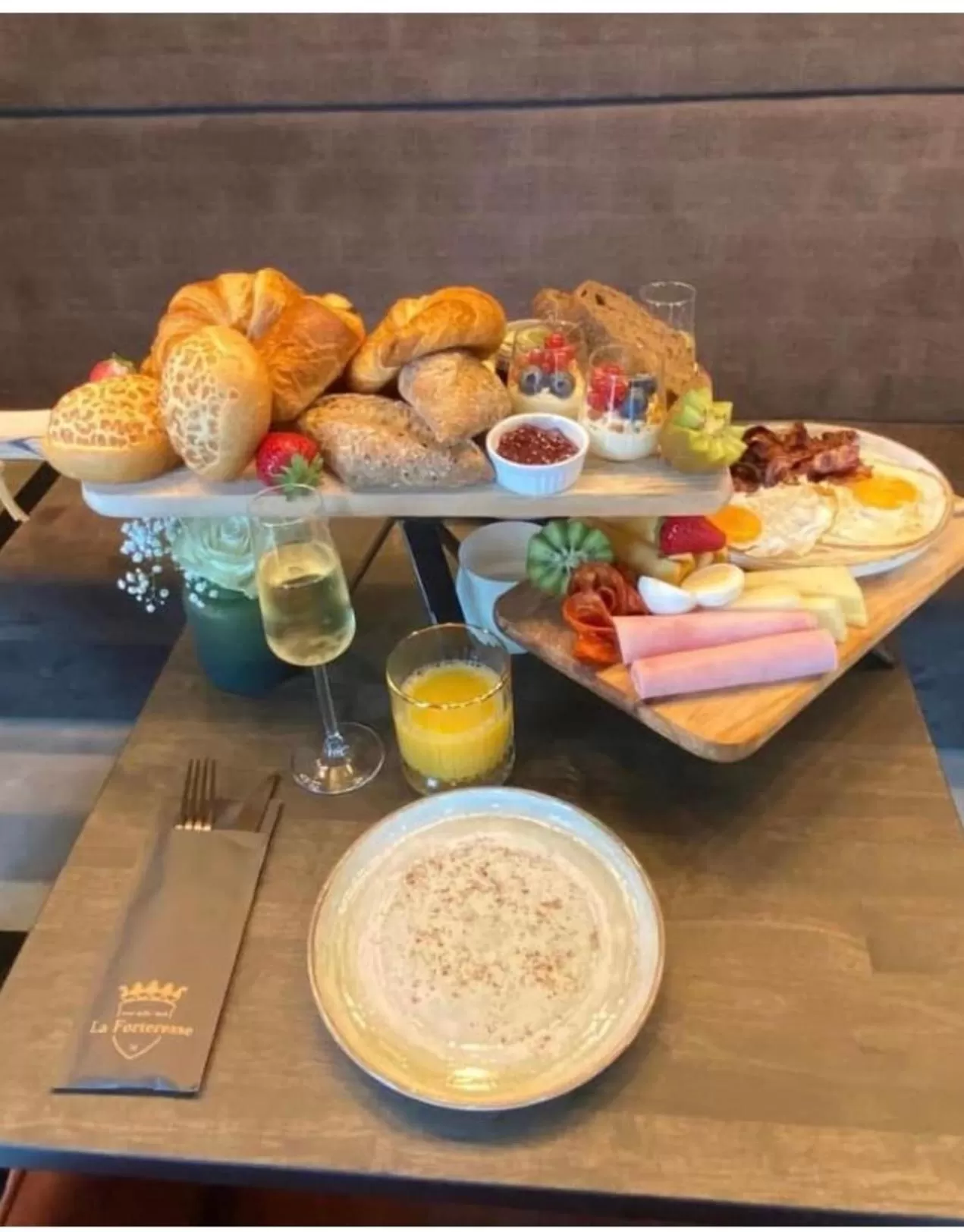 Breakfast in La Forteresse