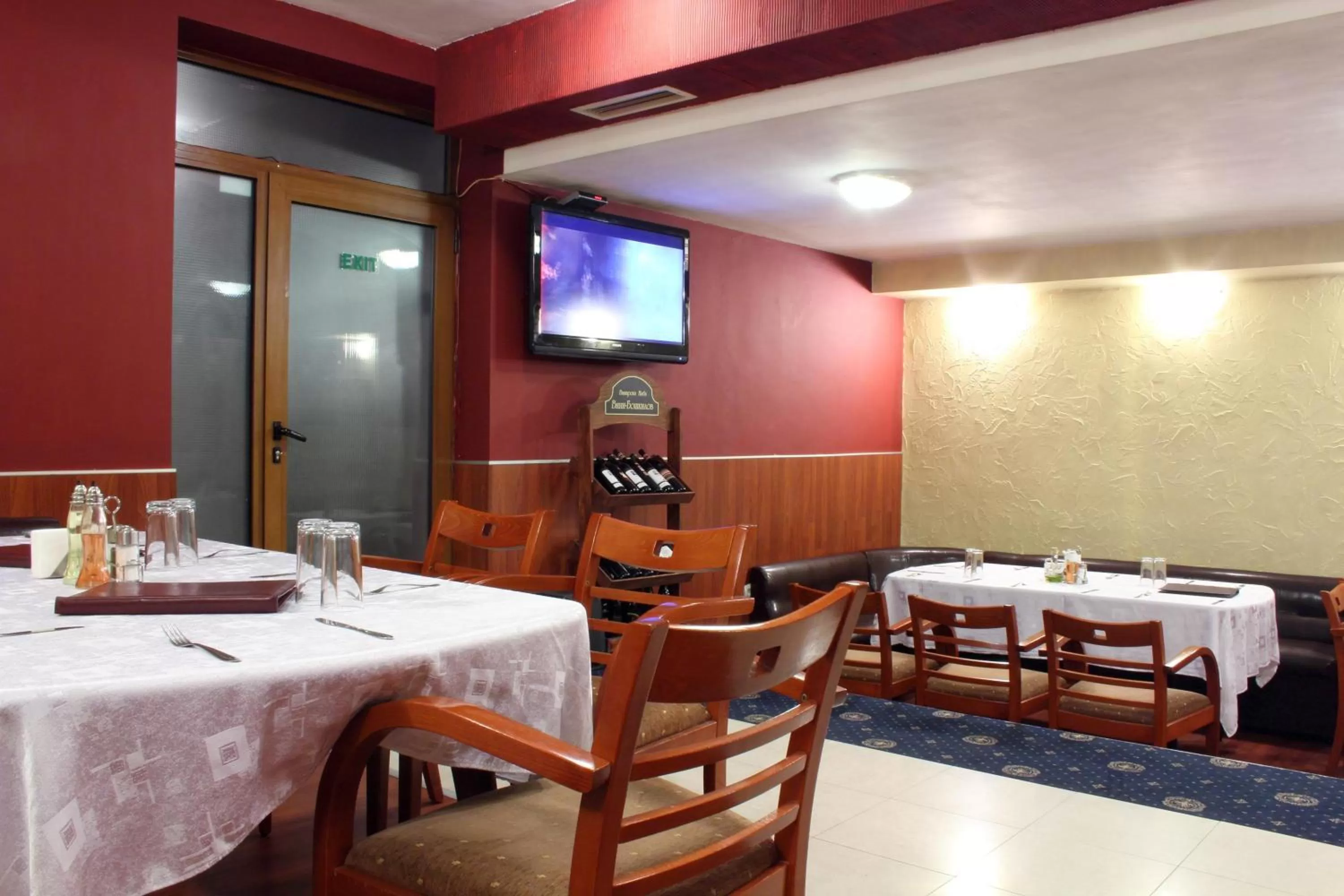 Restaurant/places to eat in Fenix Family Hotel