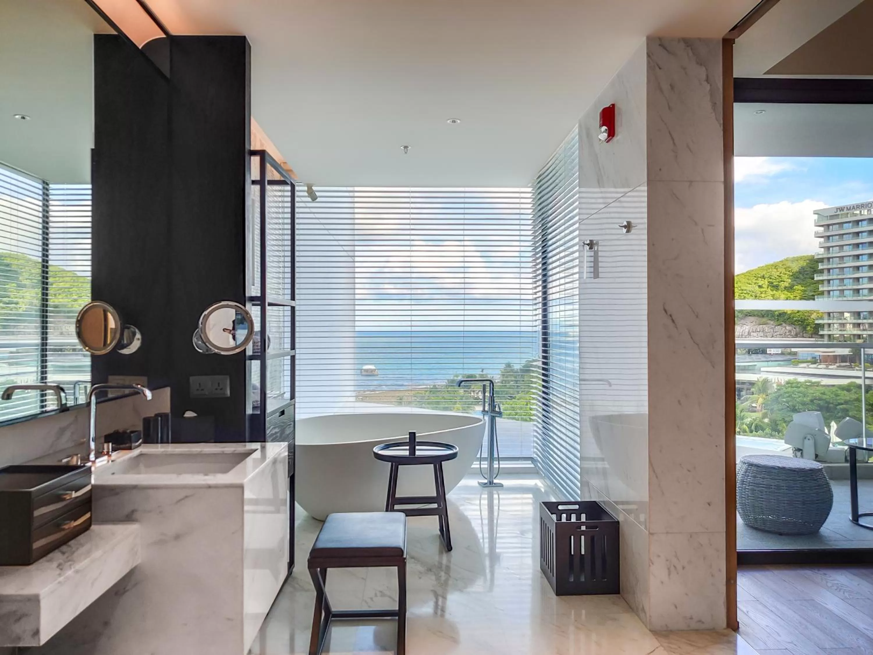 Toilet in The Shanhaitian Resort Sanya, Autograph Collection