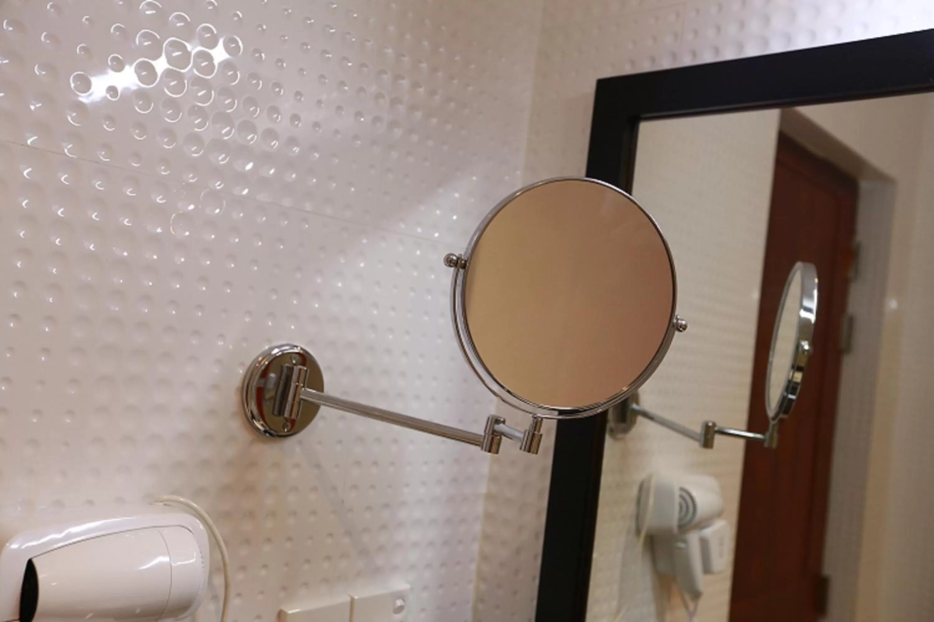 Bathroom in Royal Kandyan Hotel