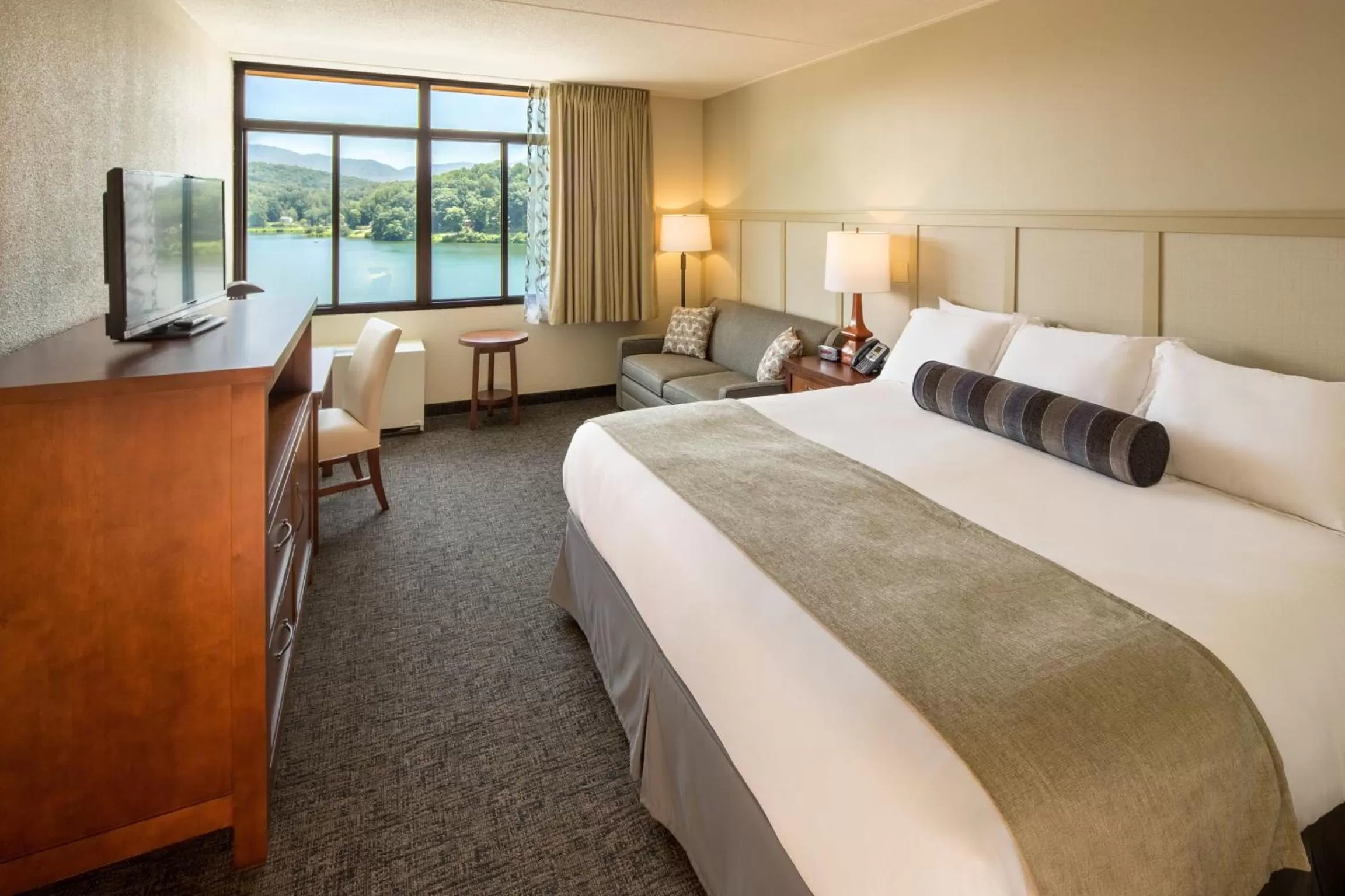 Bed in The Terrace Hotel at Lake Junaluska