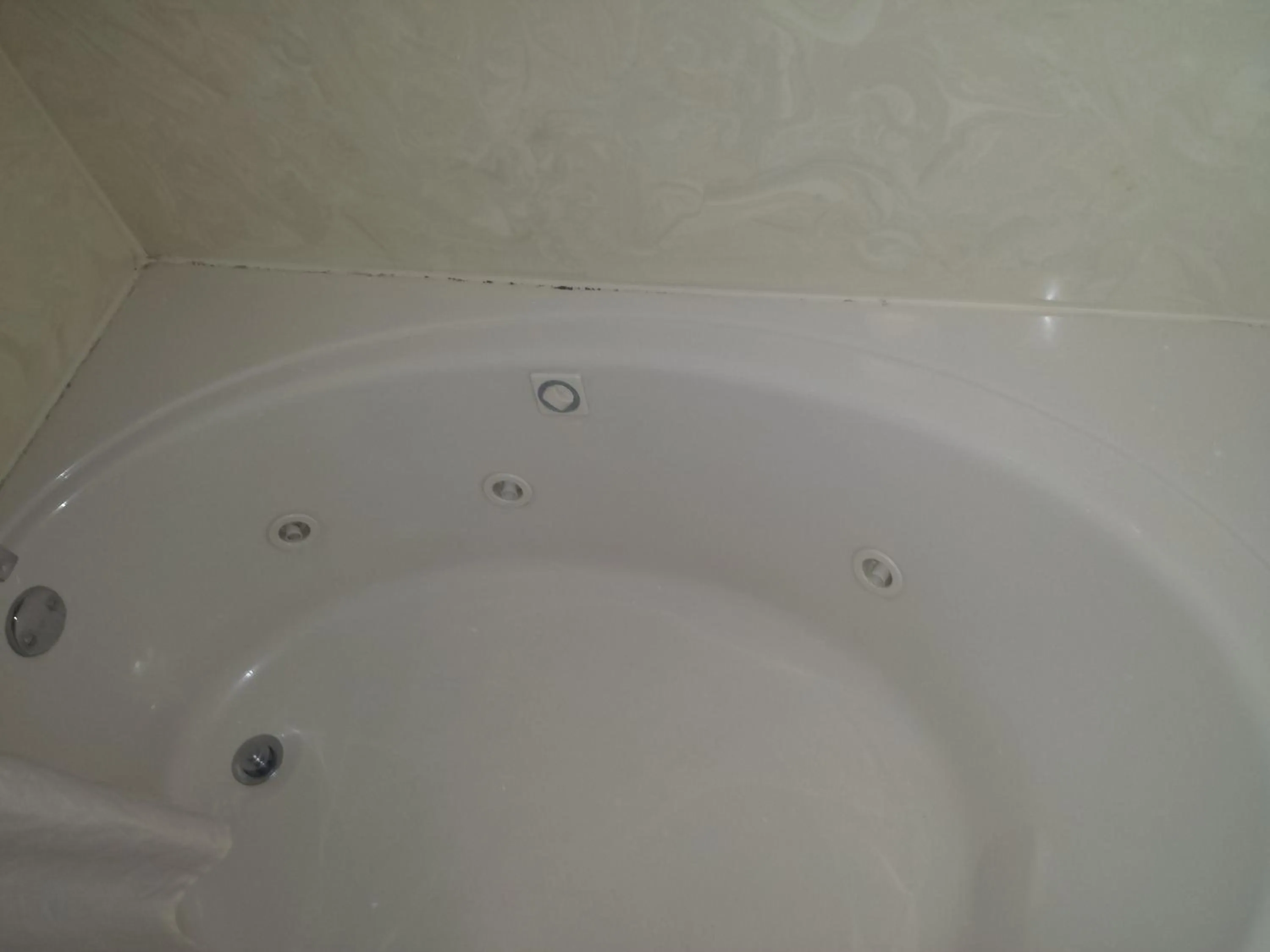 Shower in First Western Inn - Fairmont City