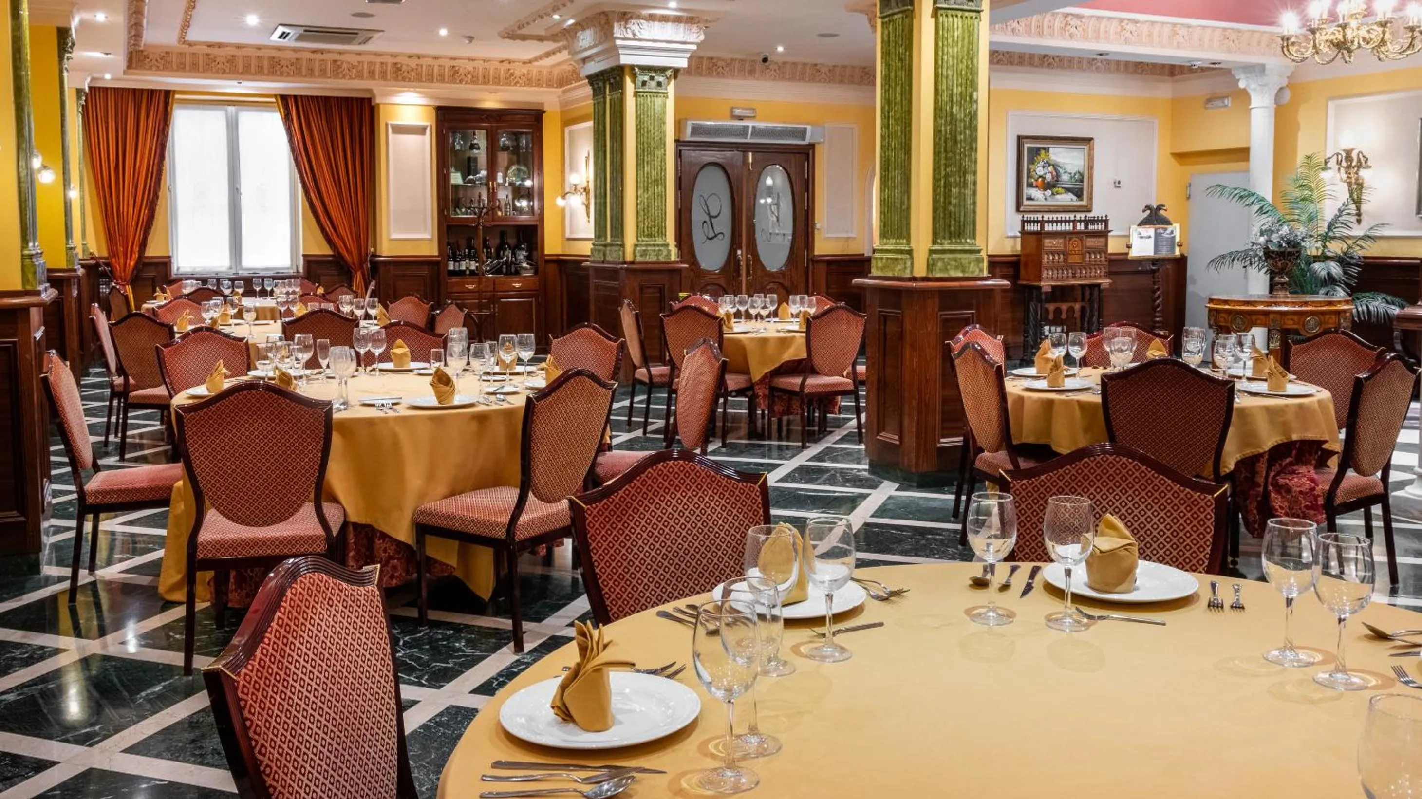 Patio in Hotel Reina Cristina