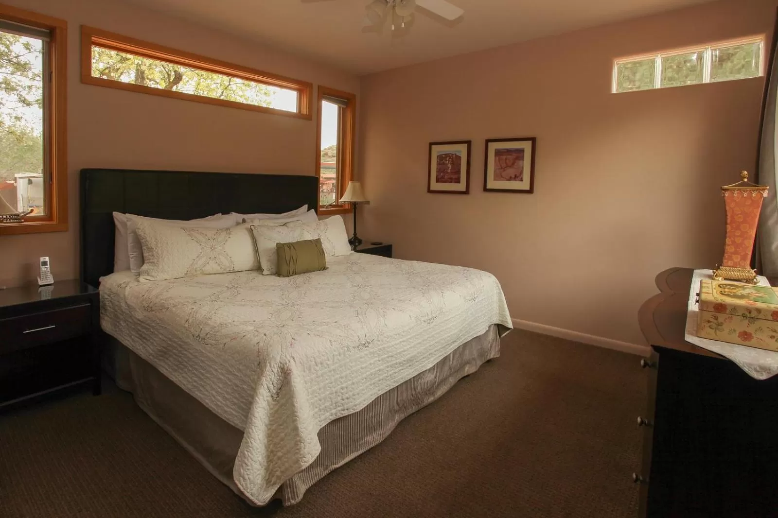 Bed in Flanigan`s Resort and Spa