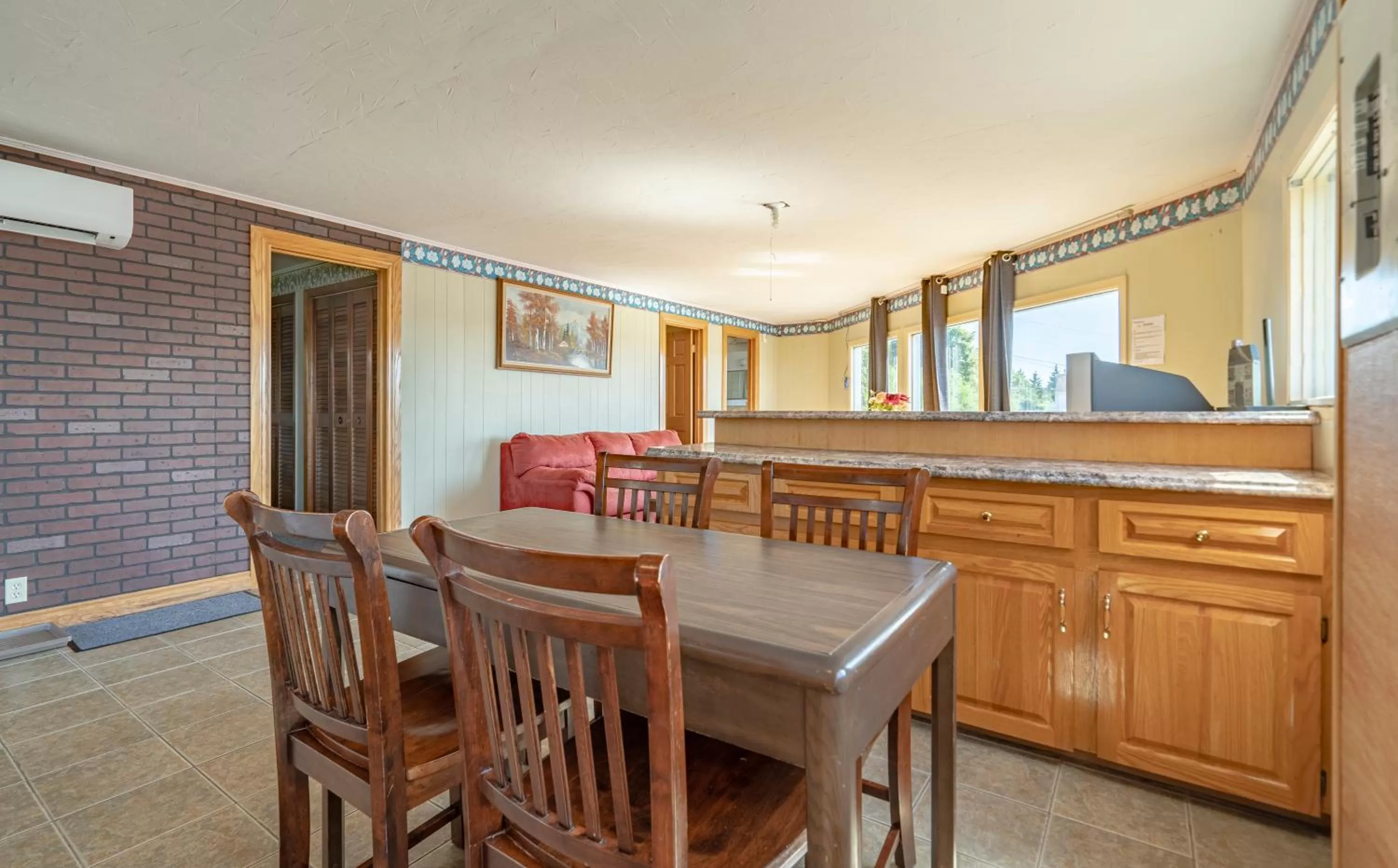 Dining area in Novastar Motel On The Lake