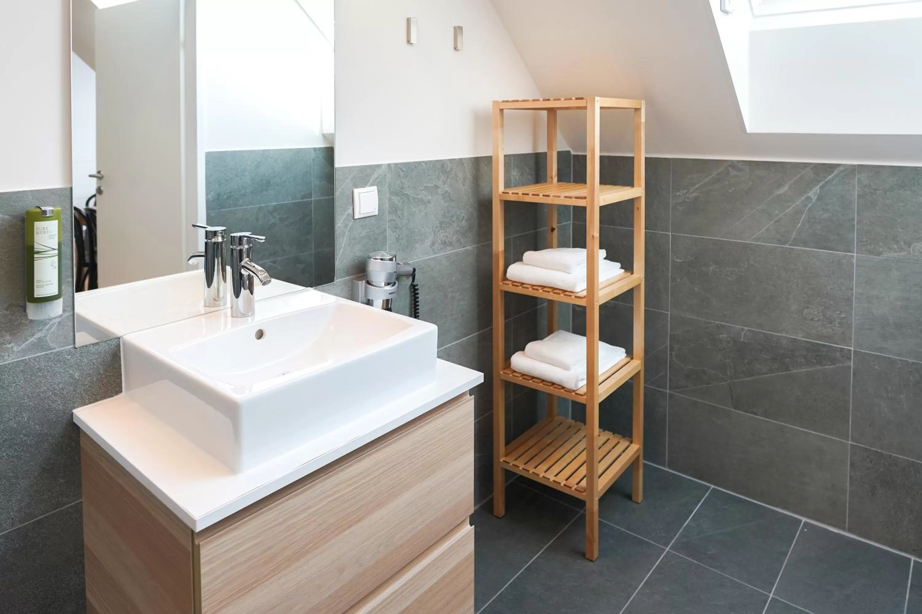 Bathroom in Citadines South Vienna